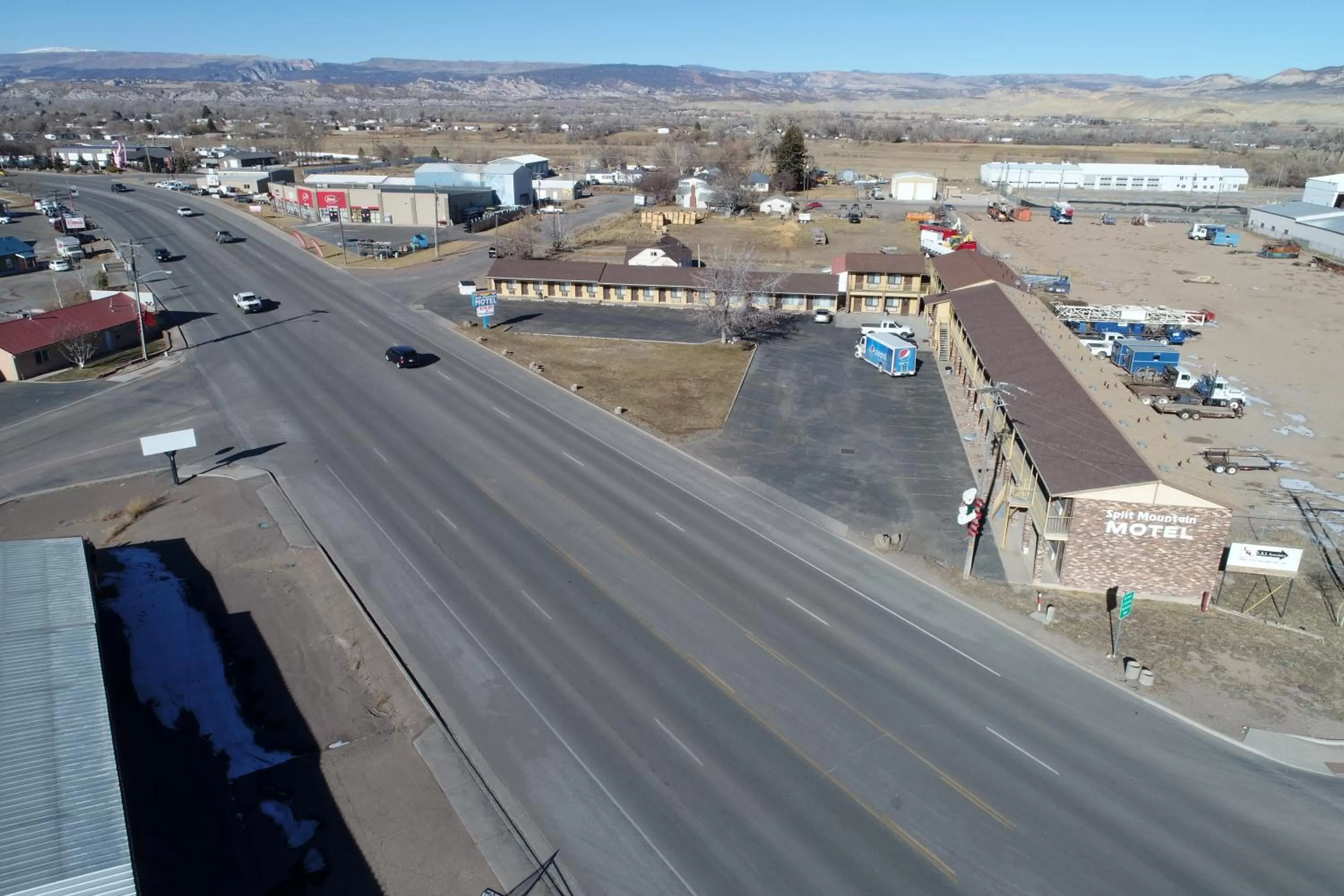 Property building in Split Mountain Motel