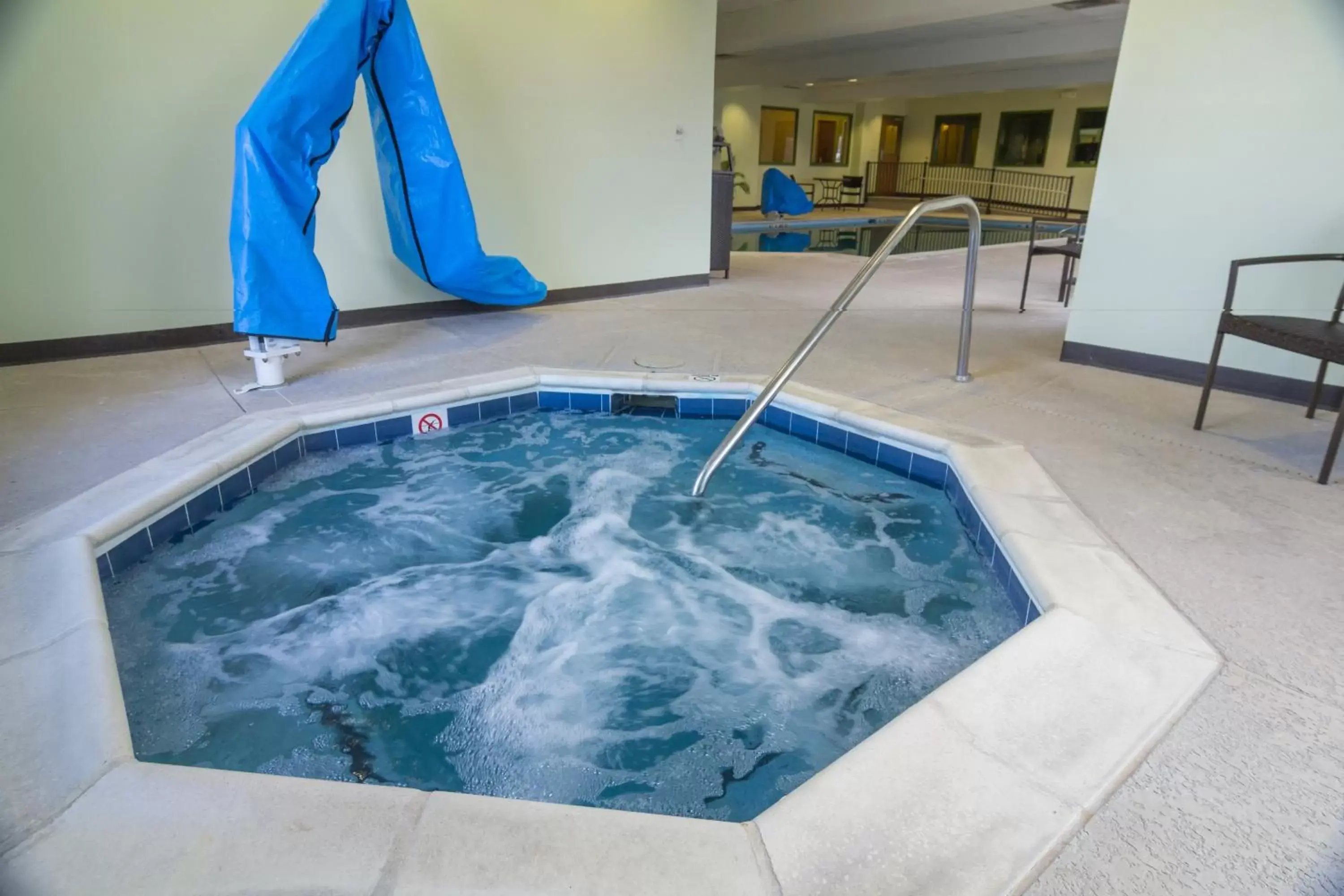 Swimming Pool in Holiday Inn Express and Suites Winchester, an IHG Hotel