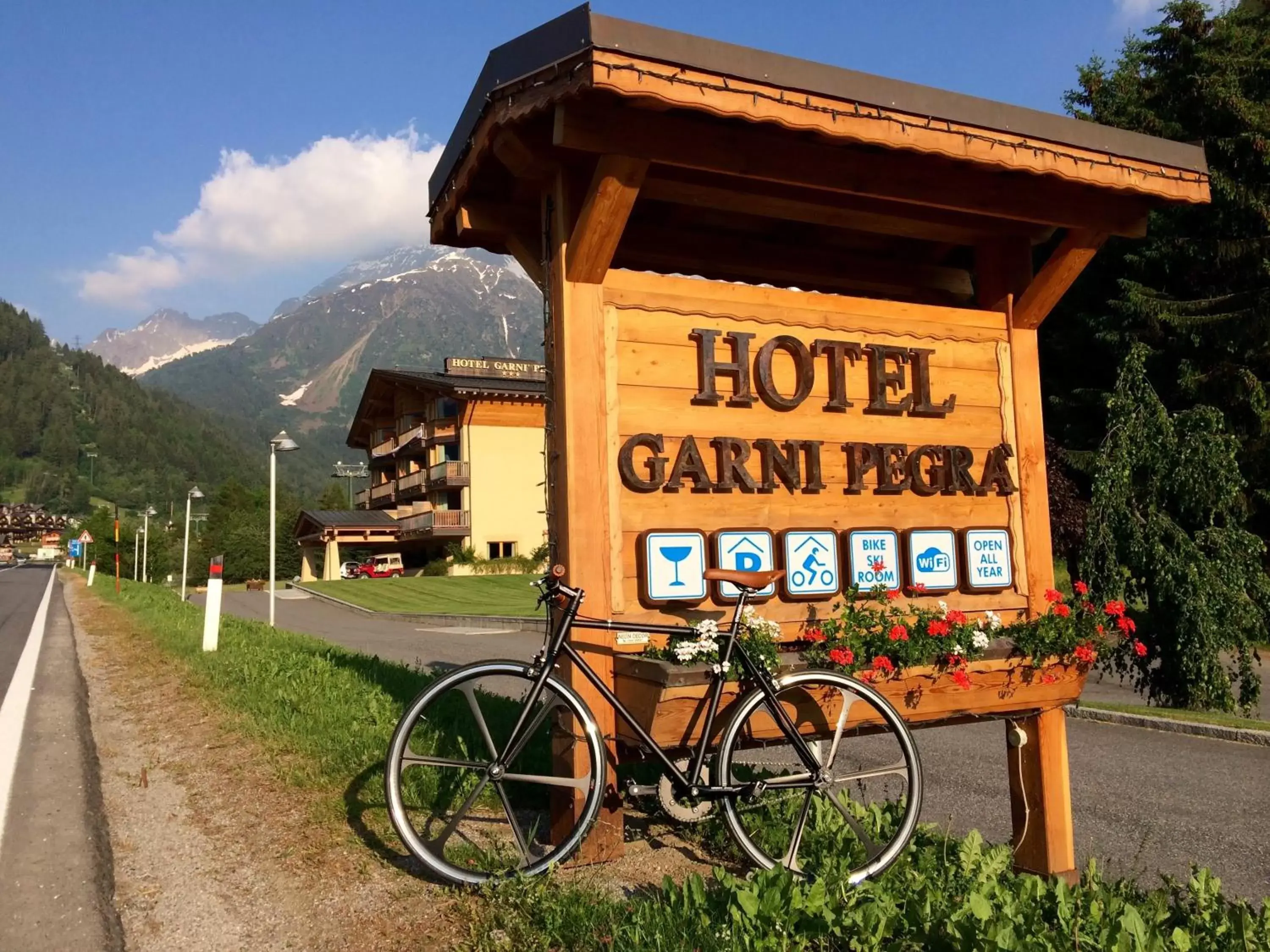 Cycling in Hotel Garni Pegrà