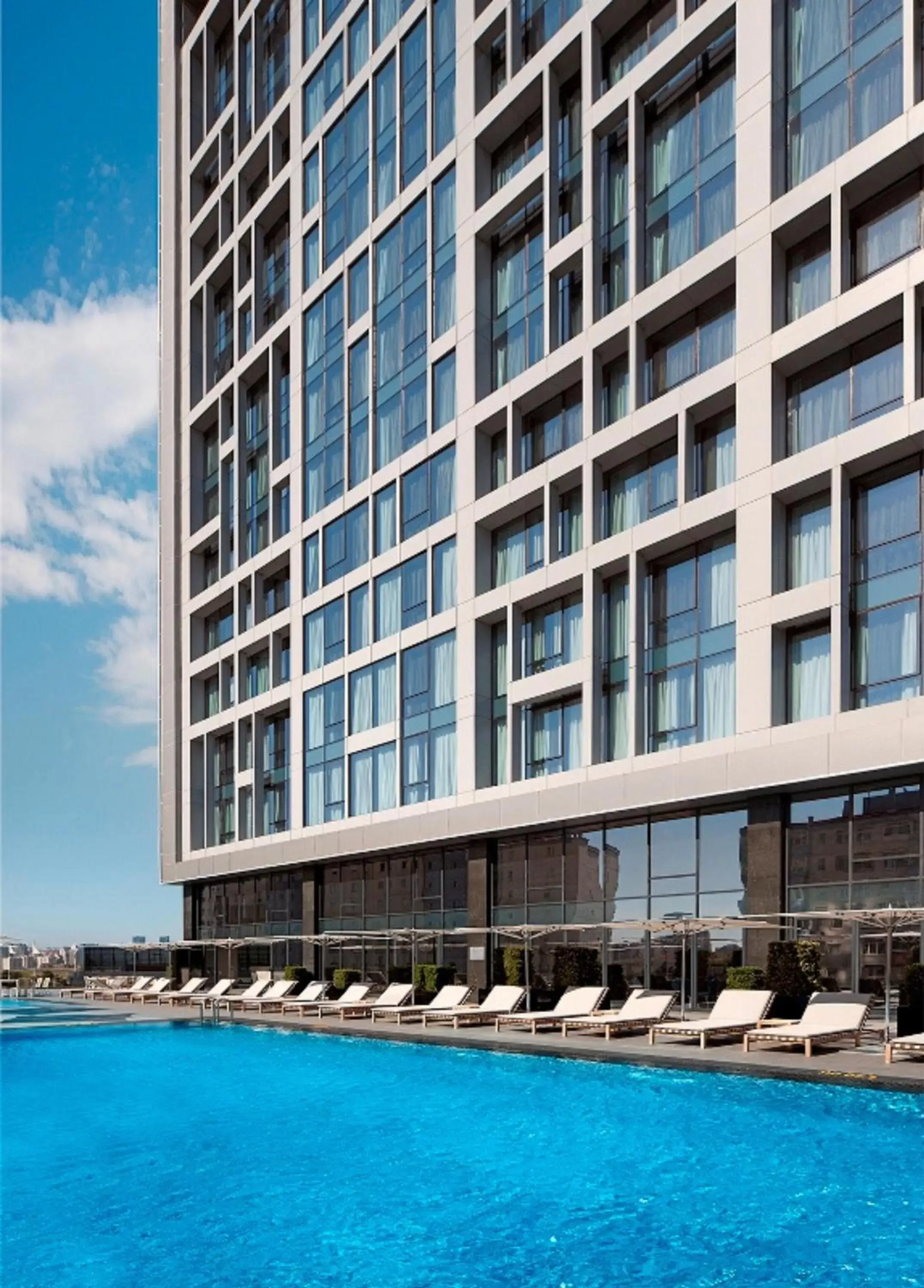 Swimming pool, Property Building in Radisson Blu Hotel Istanbul Asia