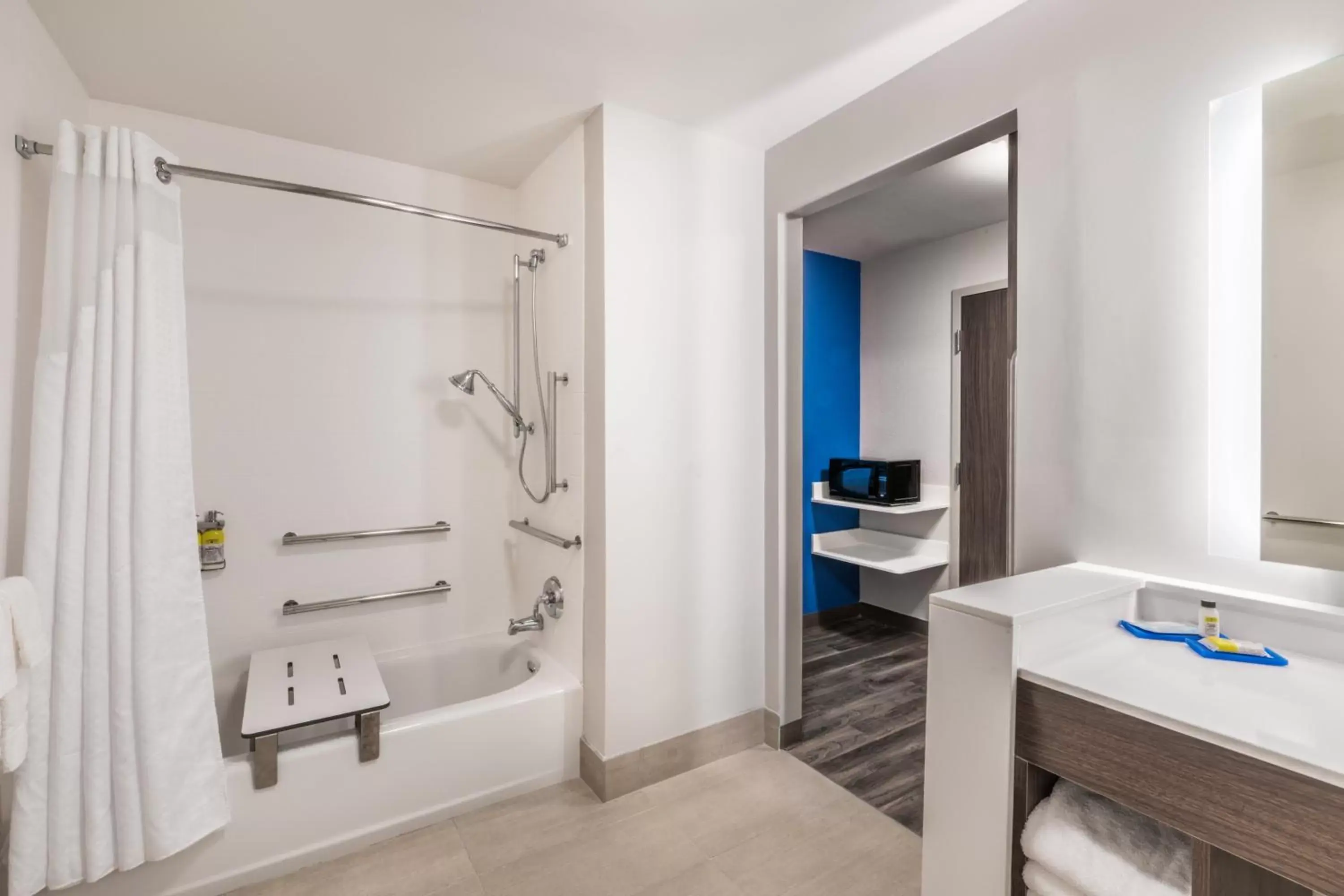 Bathroom in Holiday Inn Express & Suites Lake Havasu - London Bridge, an IHG Hotel
