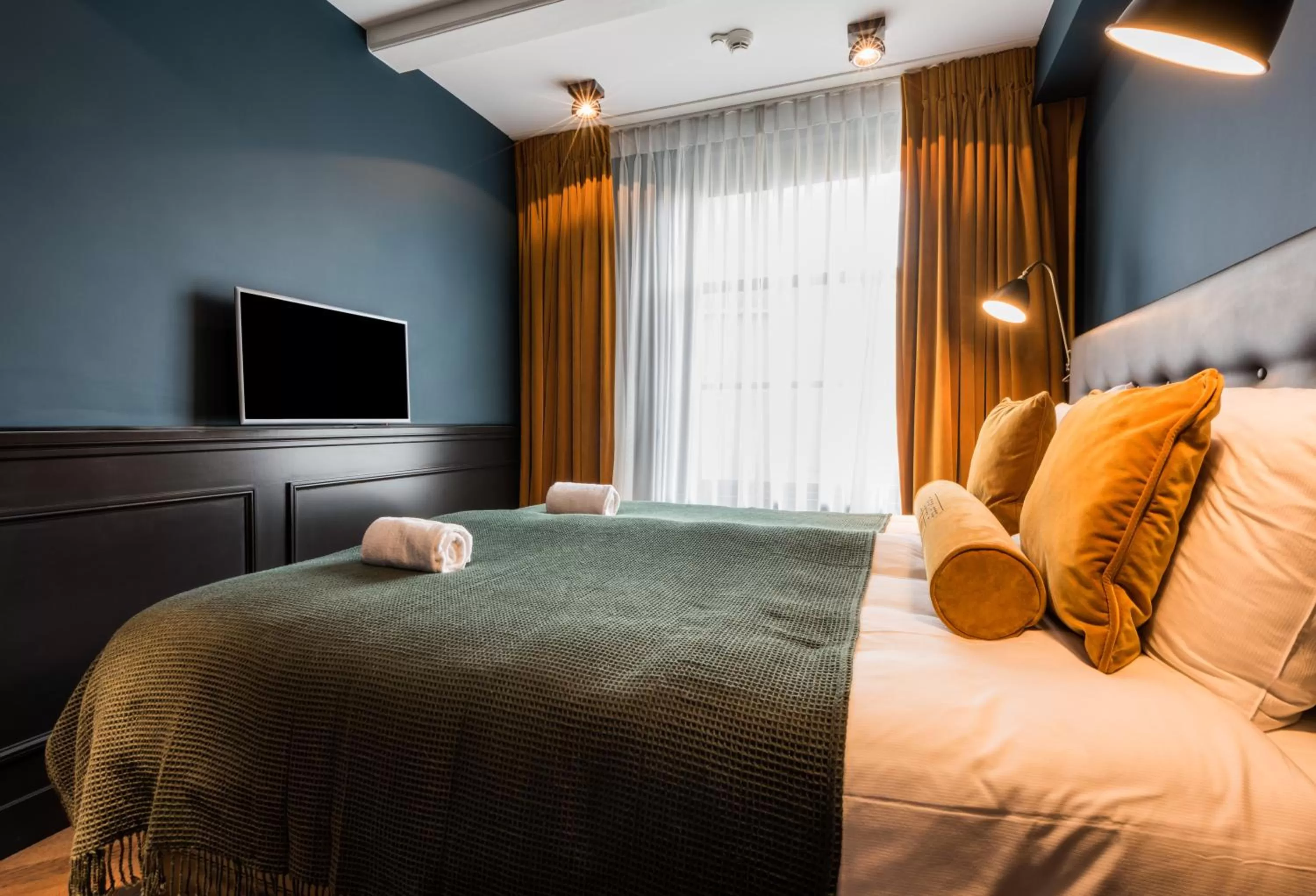 Photo of the whole room, Bed in The Bolster