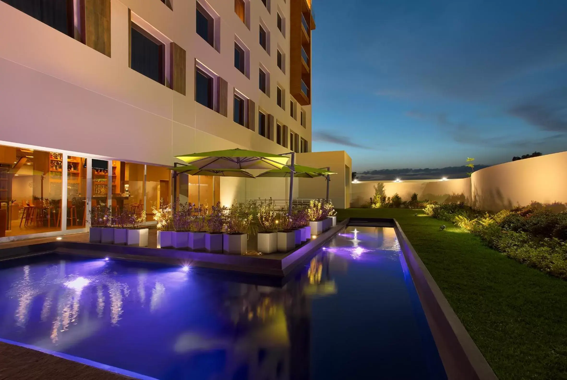 Balcony/Terrace, Swimming Pool in Galeria Plaza Irapuato