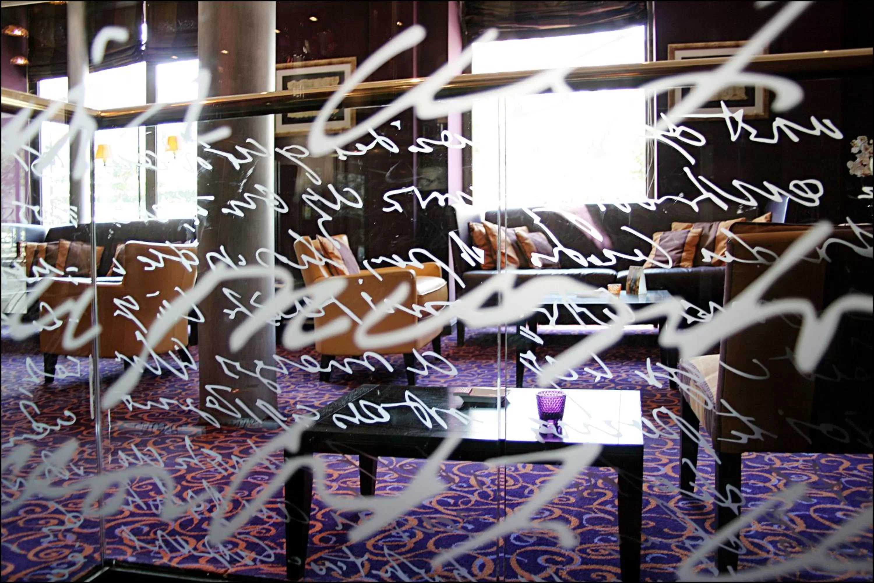 Lounge or bar in Villa Lutèce Port Royal