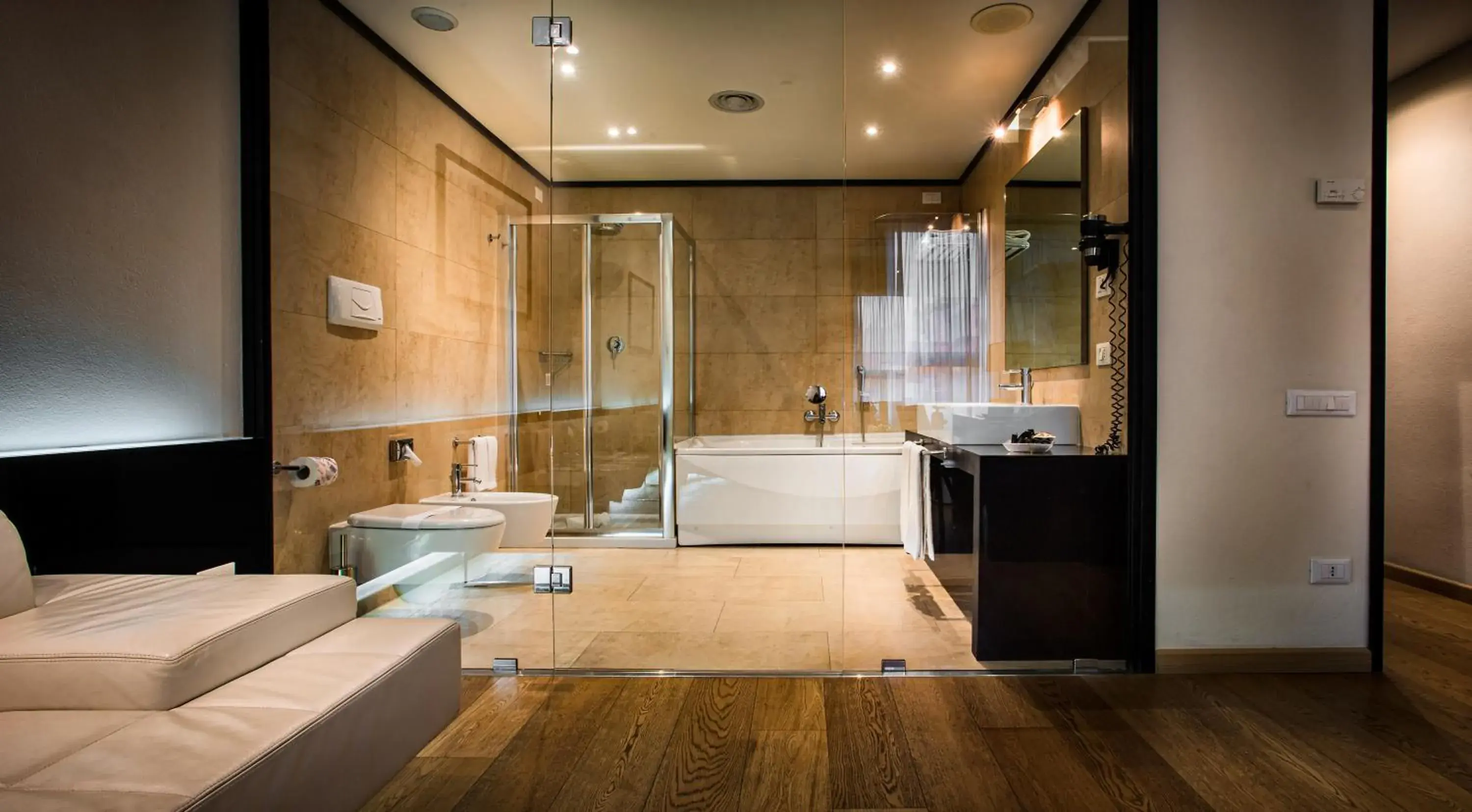 Hot Tub, Bathroom in Sardegna Hotel - Suites & Restaurant