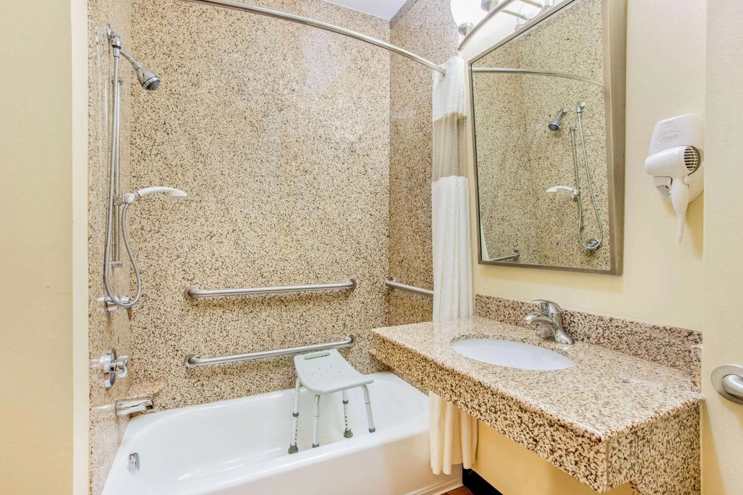 Bathroom in La Quinta by Wyndham Ennis