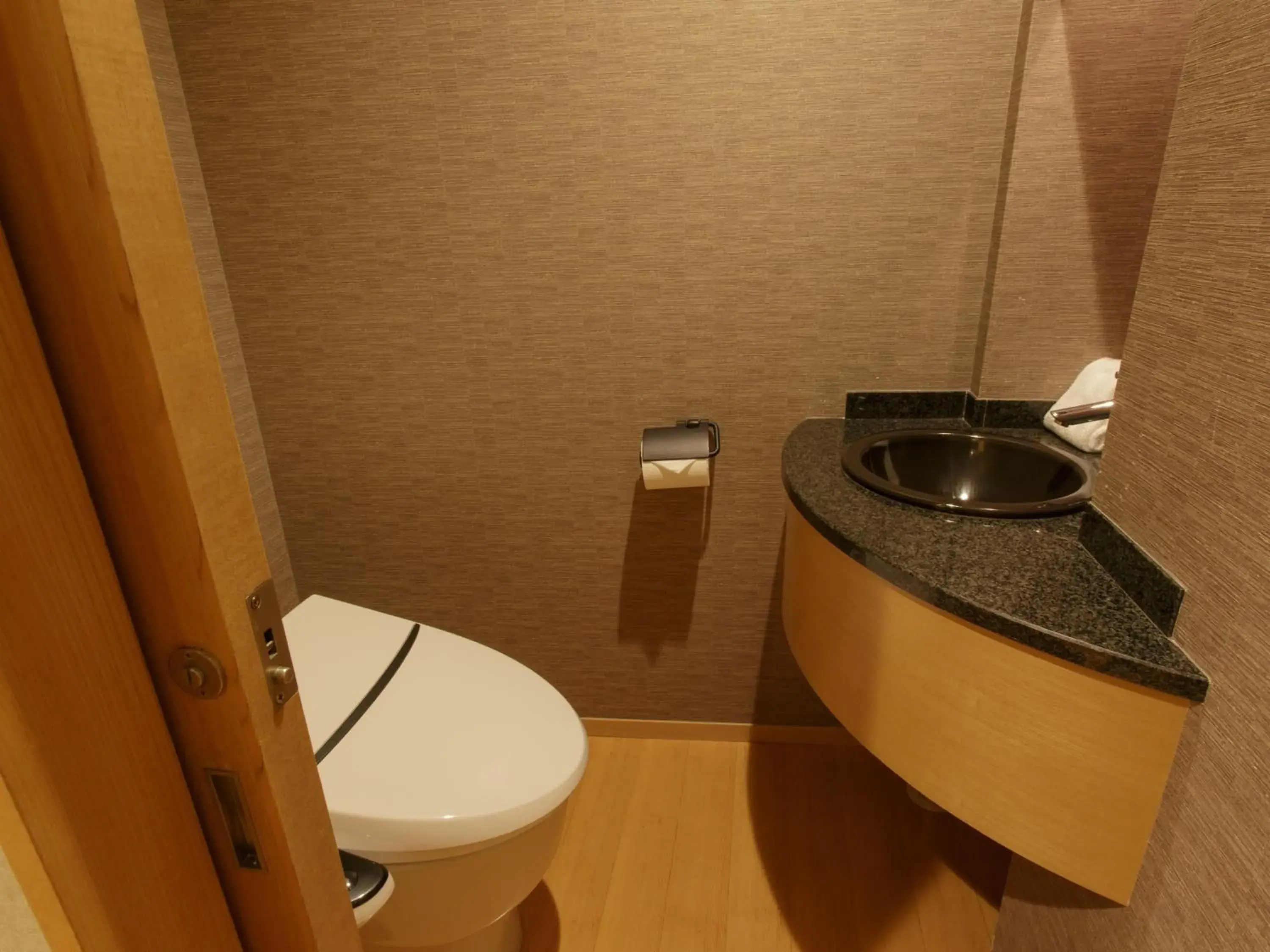 Toilet, Bathroom in Hotel Grand Arc Hanzomon