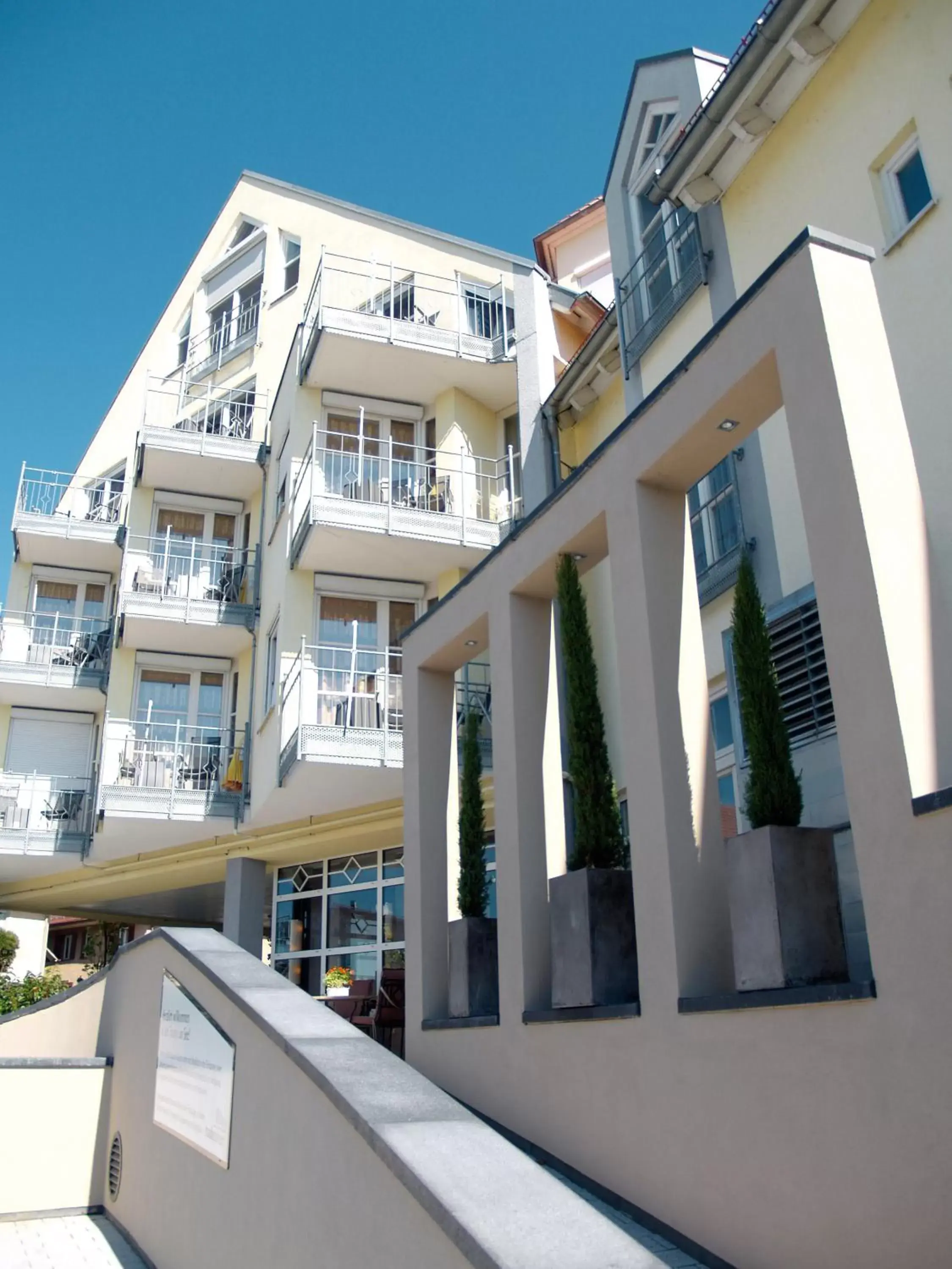 Facade/entrance, Property Building in Hotel Traube am See