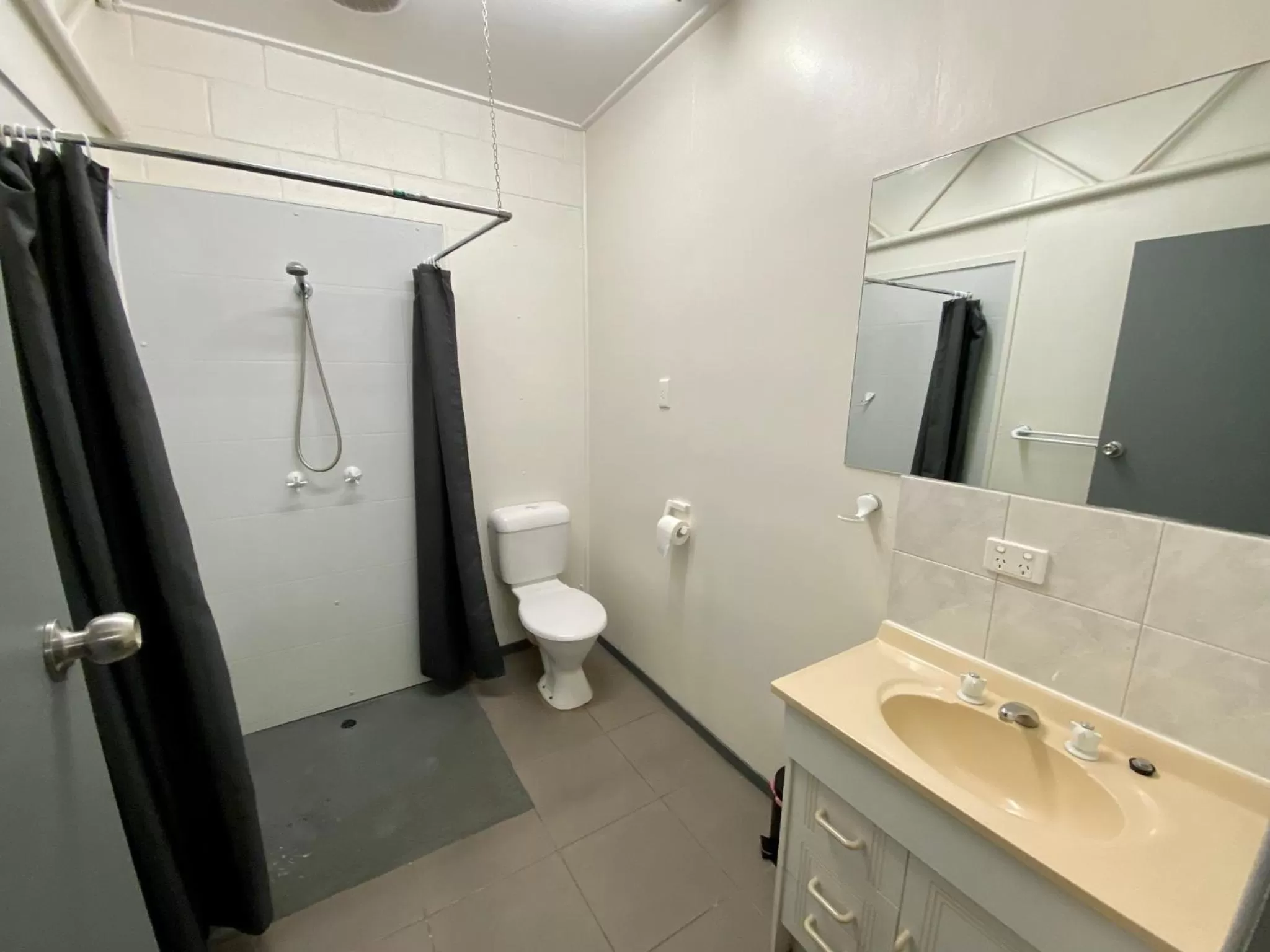 Bathroom in Bundaberg Park Village
