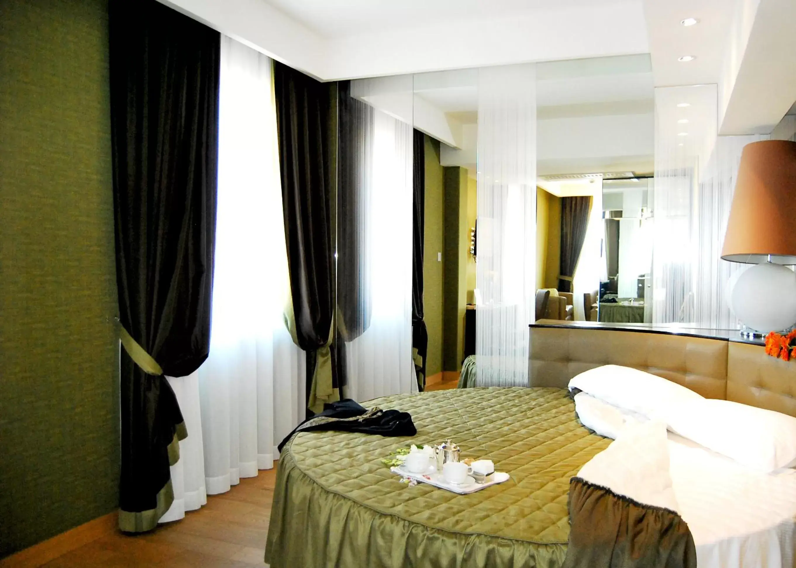 Photo of the whole room, Bed in Hotel Royal Caserta