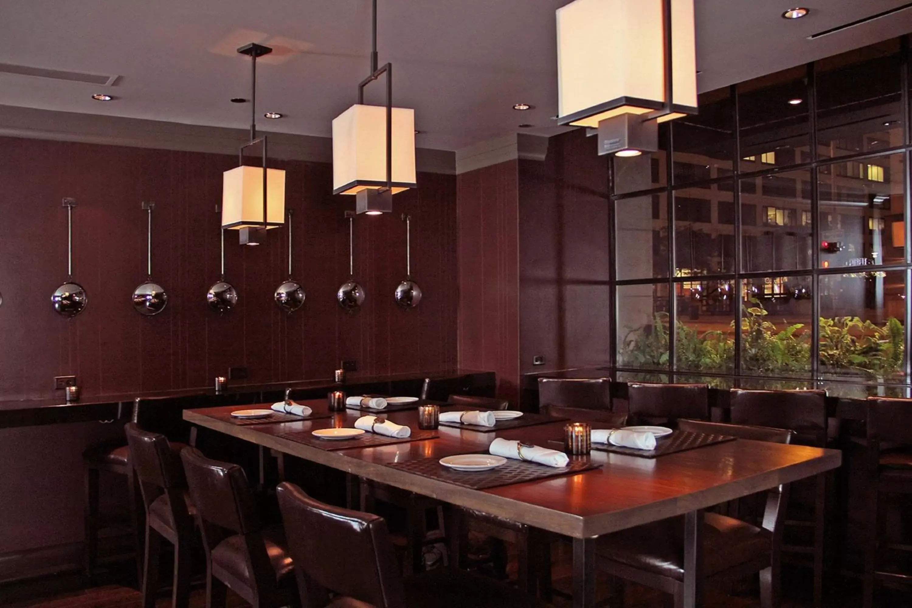 Lounge or bar, Restaurant/Places to Eat in InterContinental Chicago Magnificent Mile, an IHG Hotel