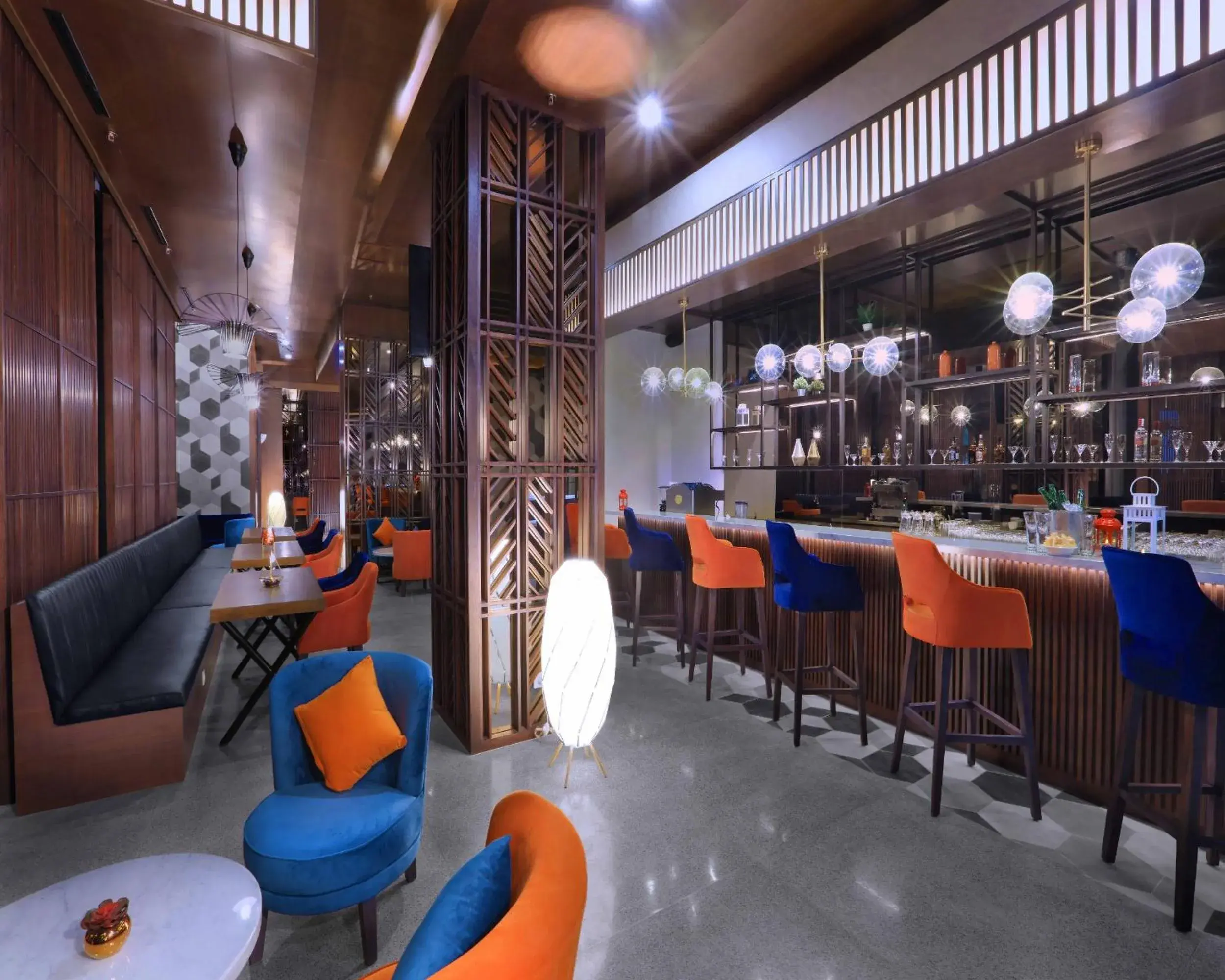 Lounge or bar, Restaurant/Places to Eat in Quest Hotel Cikarang by ASTON