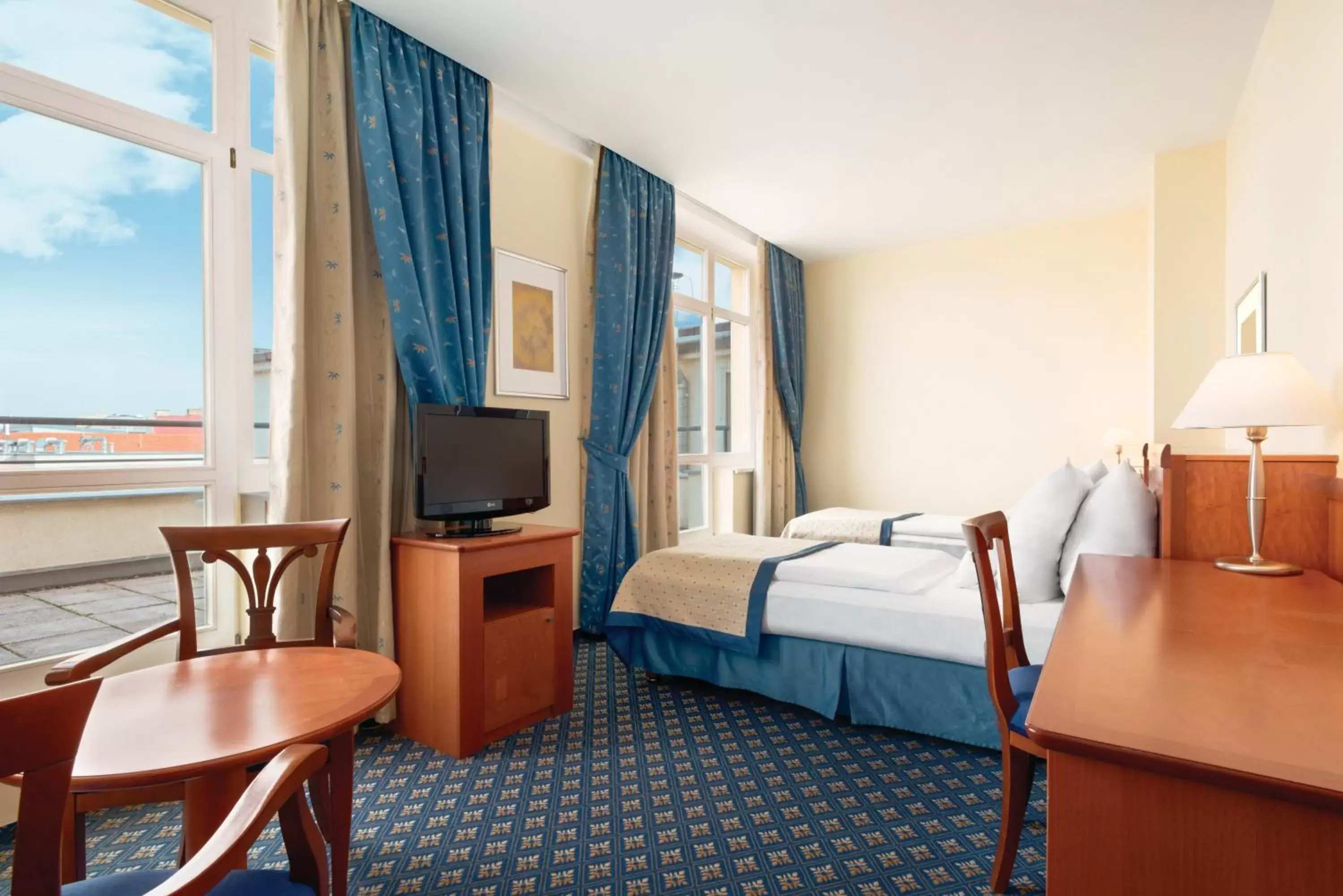 Area and facilities, Bed in Ramada Prague City Centre