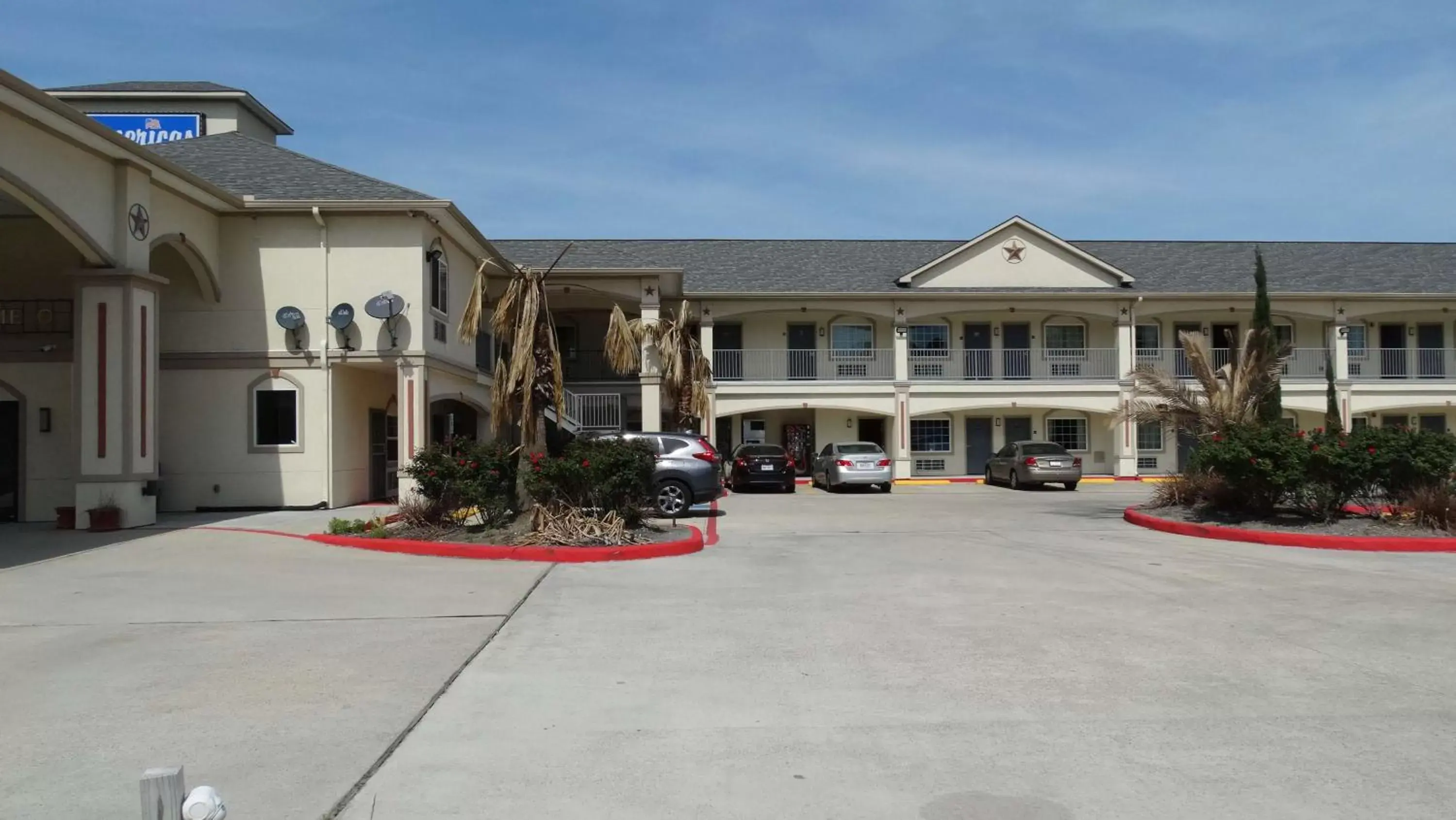 Property Building in Motel 6 Houston, TX – Willowbrook Mall
