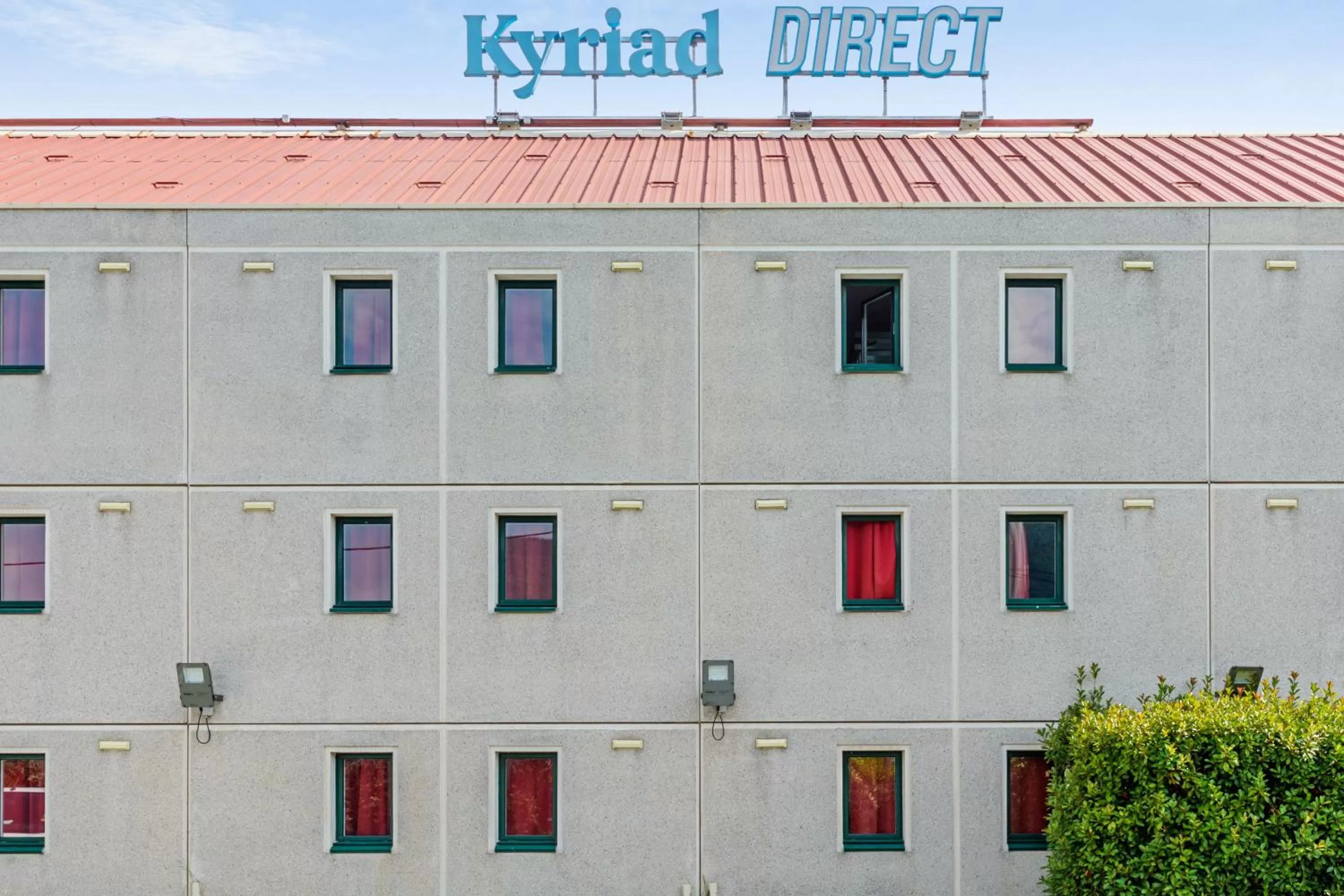 Property building in Kyriad Direct Annemasse - Genève