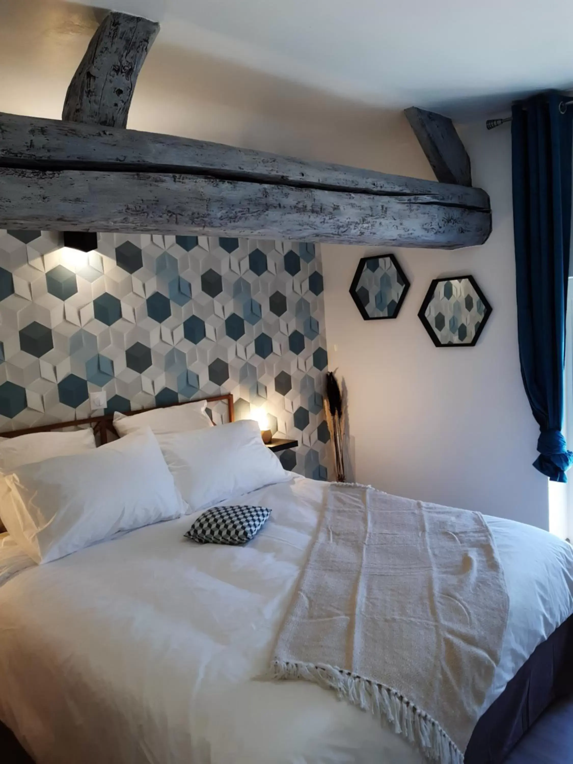 Bedroom, Bed in Au Charme de l'Eure