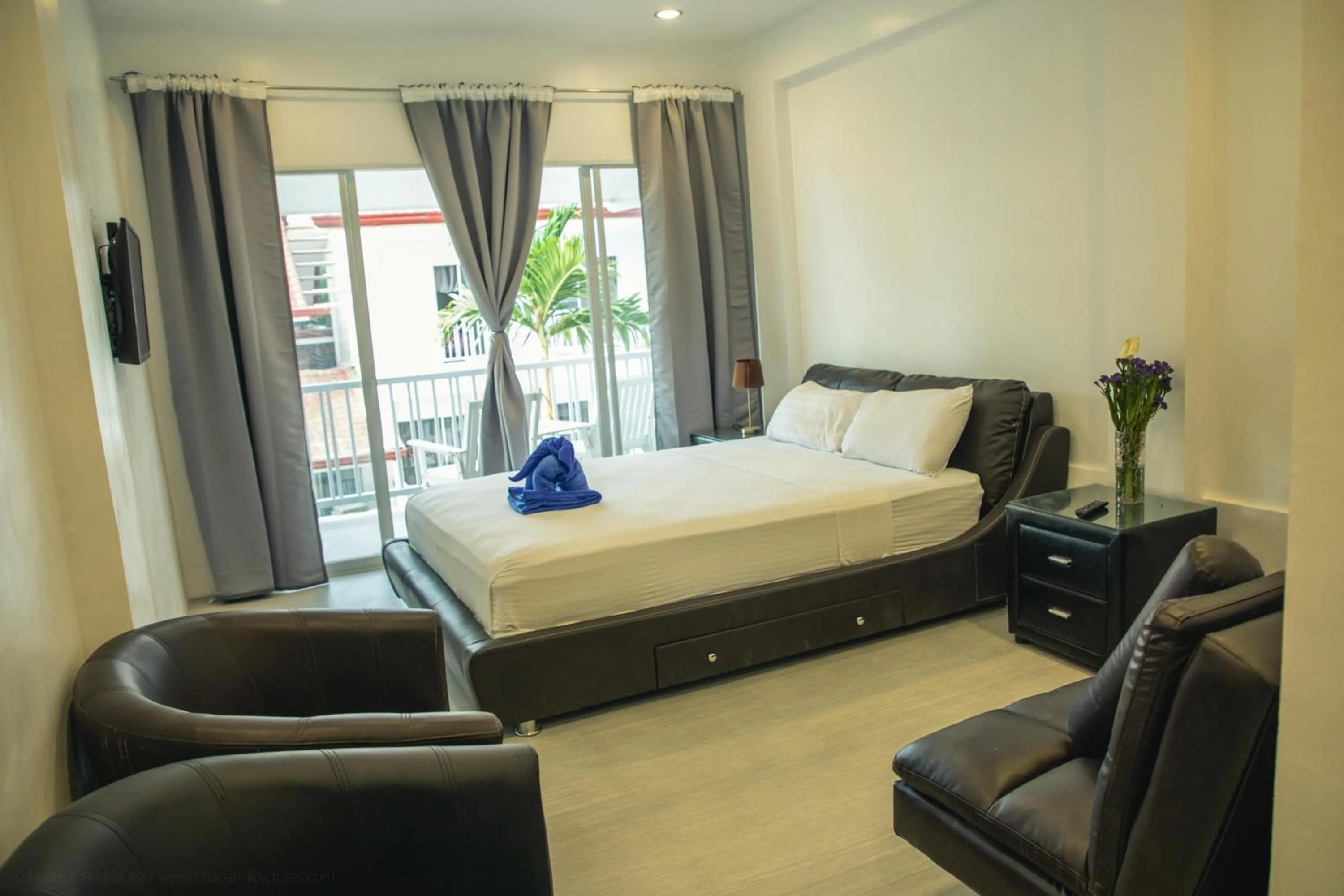 Bed in Stunning Republic