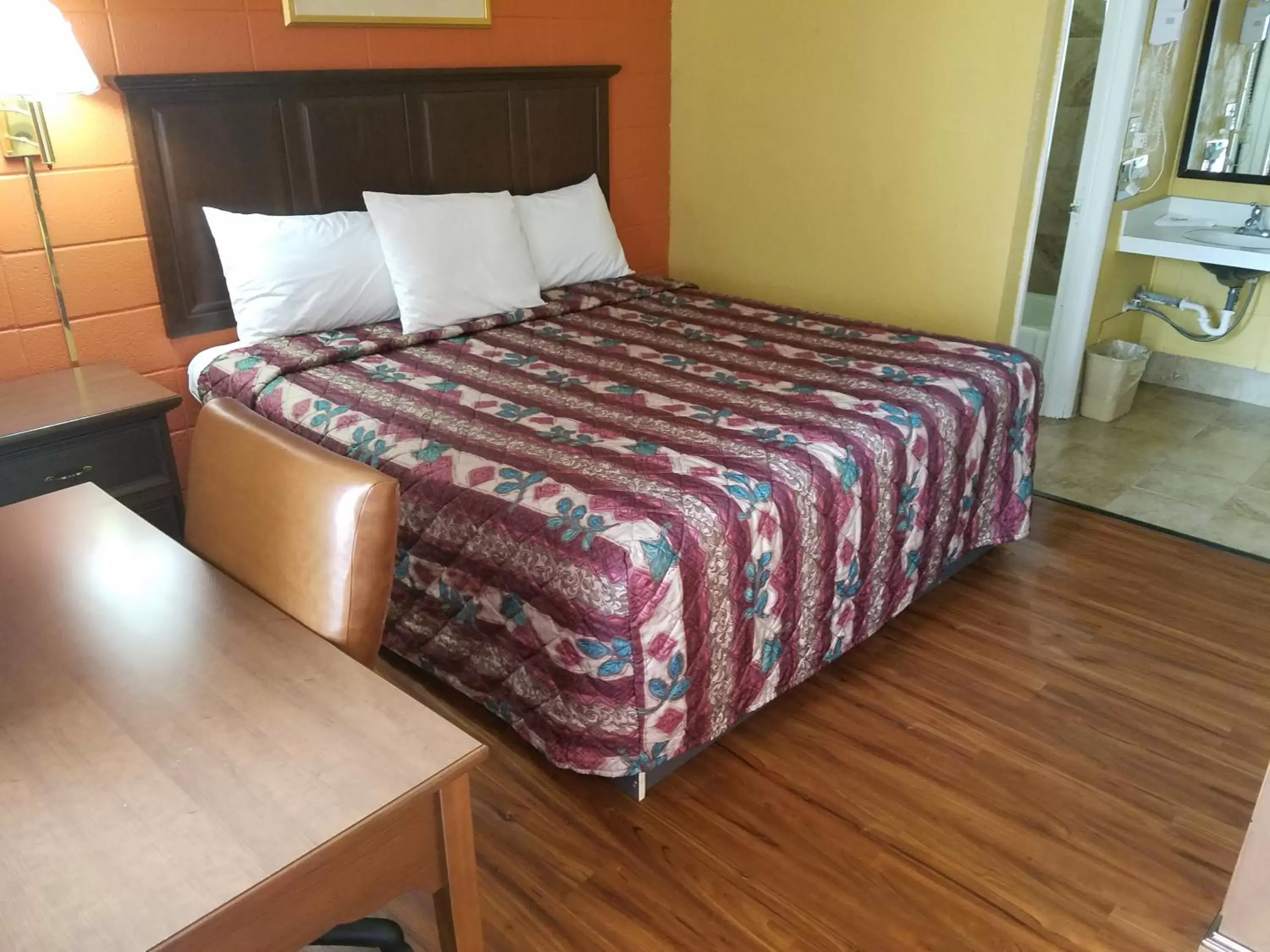 Bed in Guest House Motel