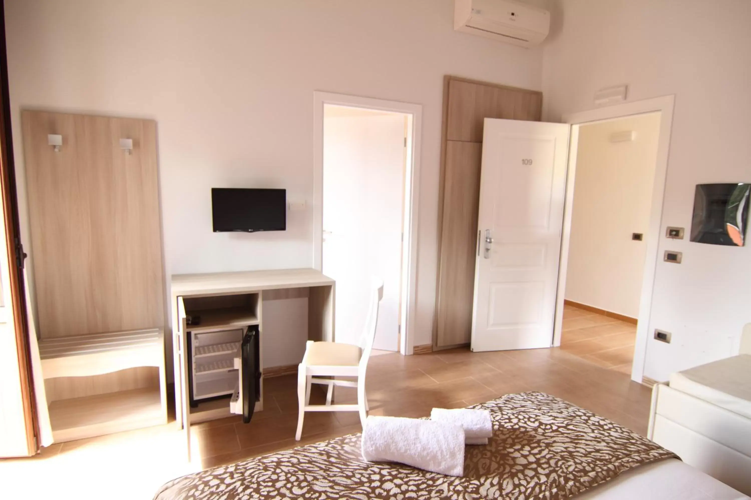 TV/Entertainment Center in Monte San Giovanni-Nebrodi Rooms