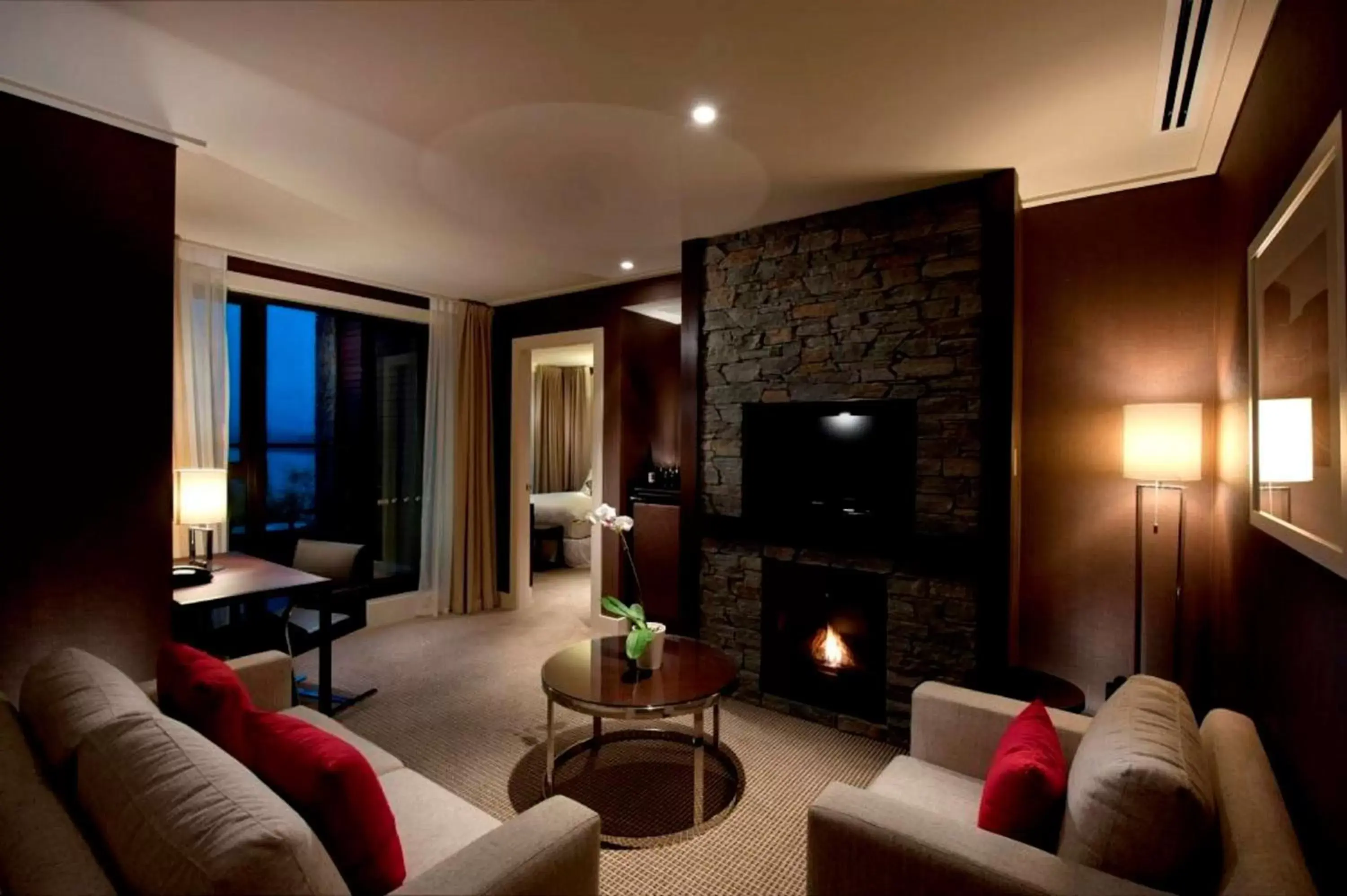 Bedroom, Seating Area in Hilton Queenstown Resort & Spa