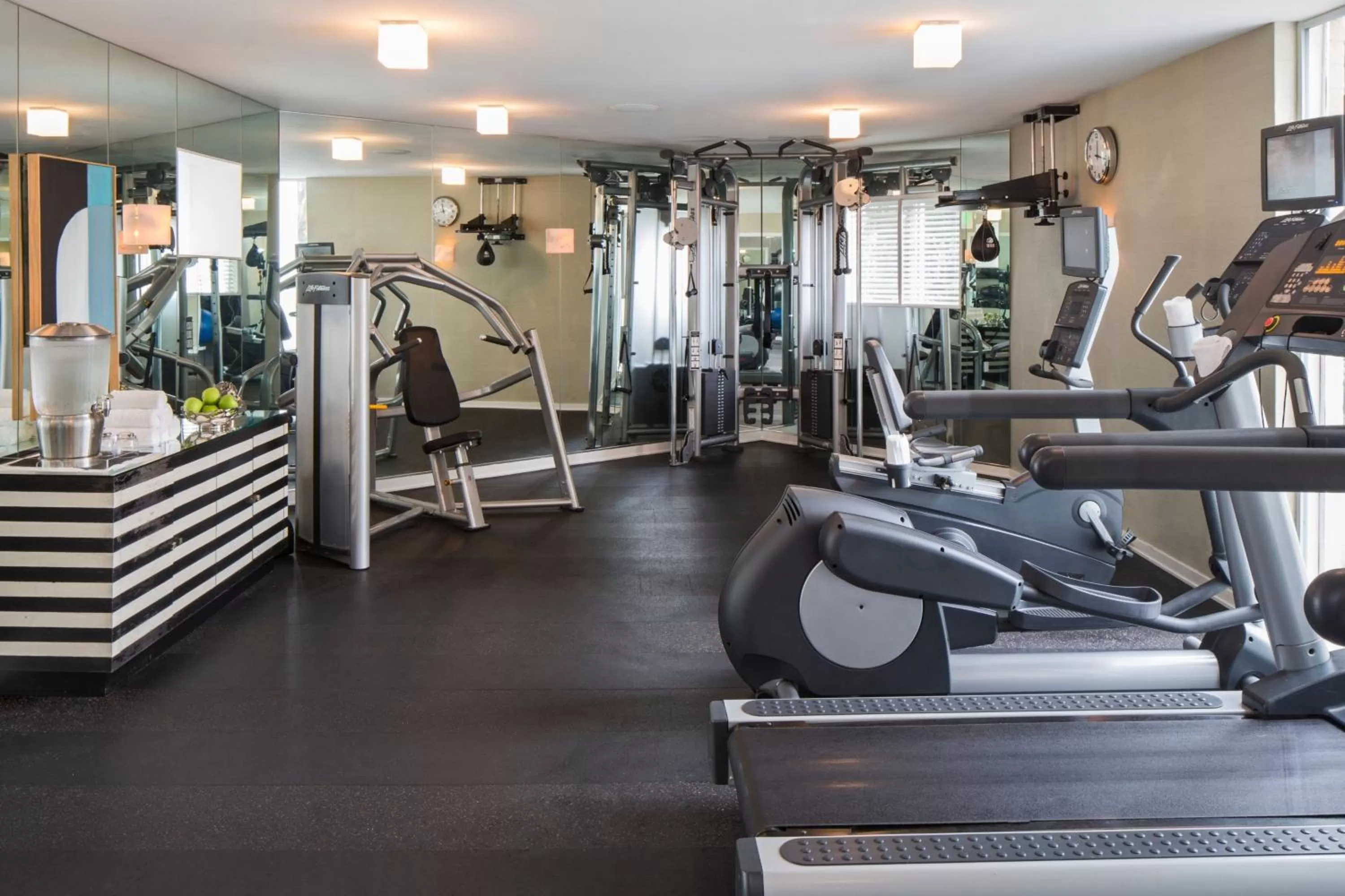Fitness centre/facilities in Avalon Hotel Beverly Hills, a Member of Design Hotels
