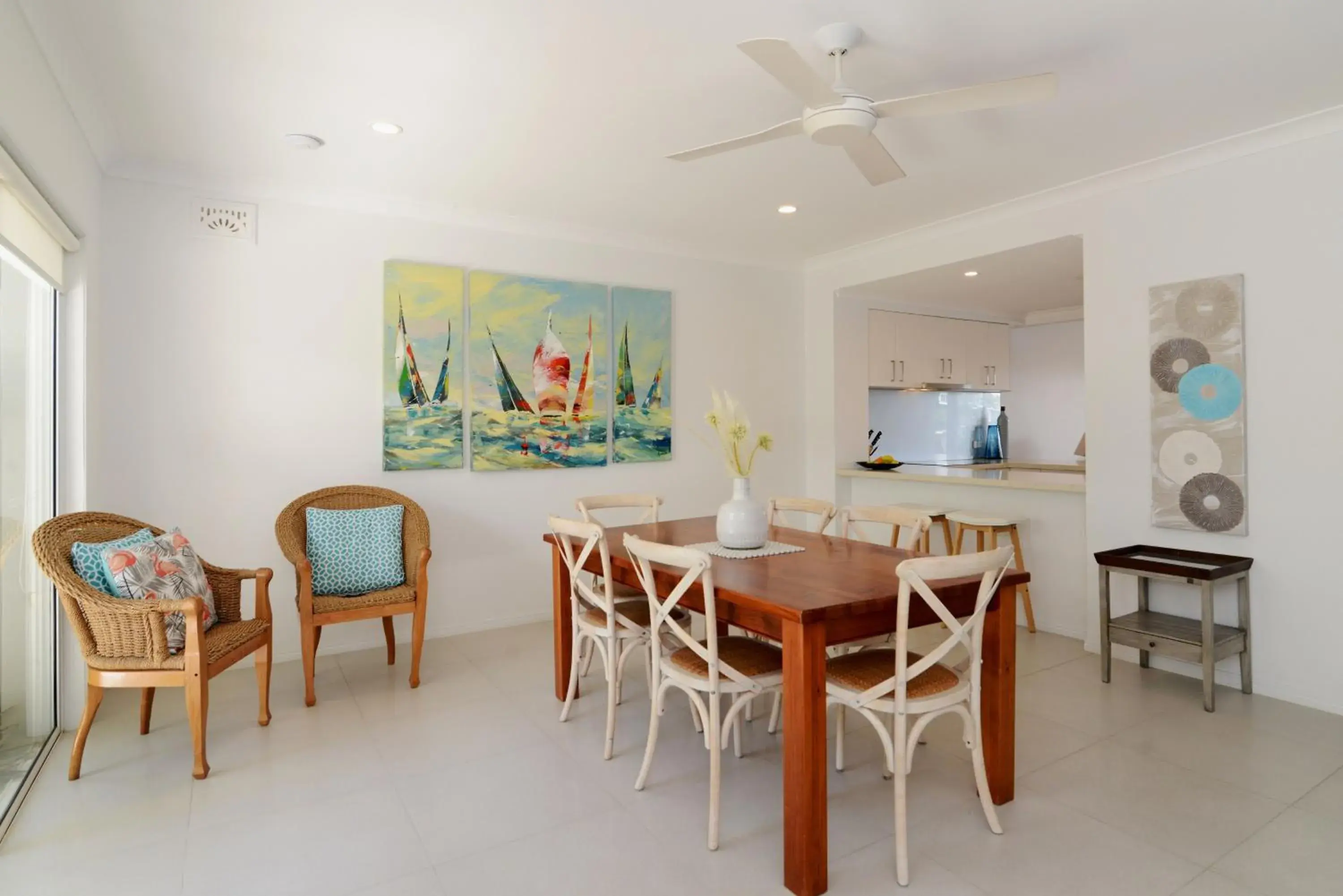 Dining Area in Noosa Entrance Waterfront Resort