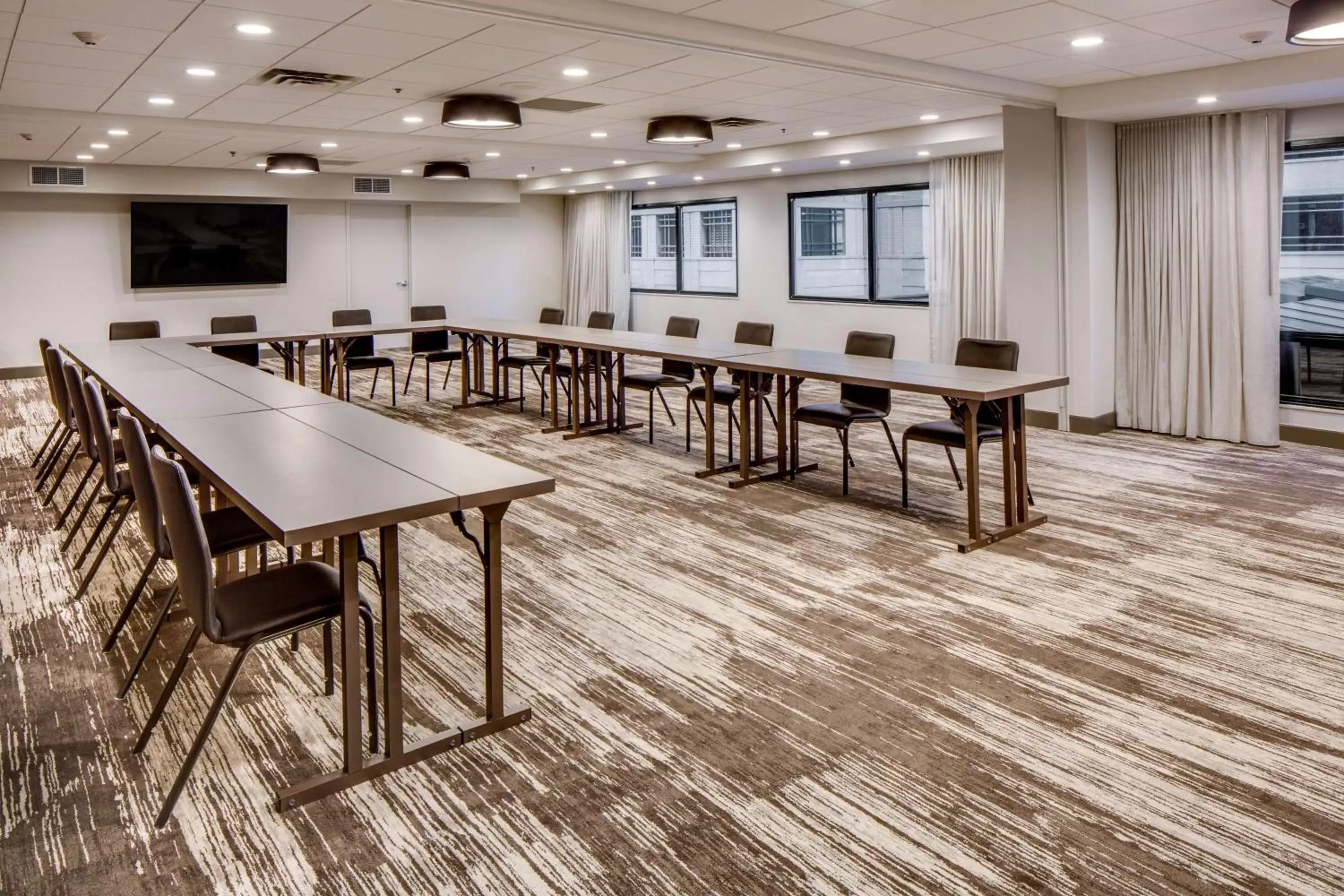 Meeting/conference room in DoubleTree by Hilton Hotel & Suites Jersey City