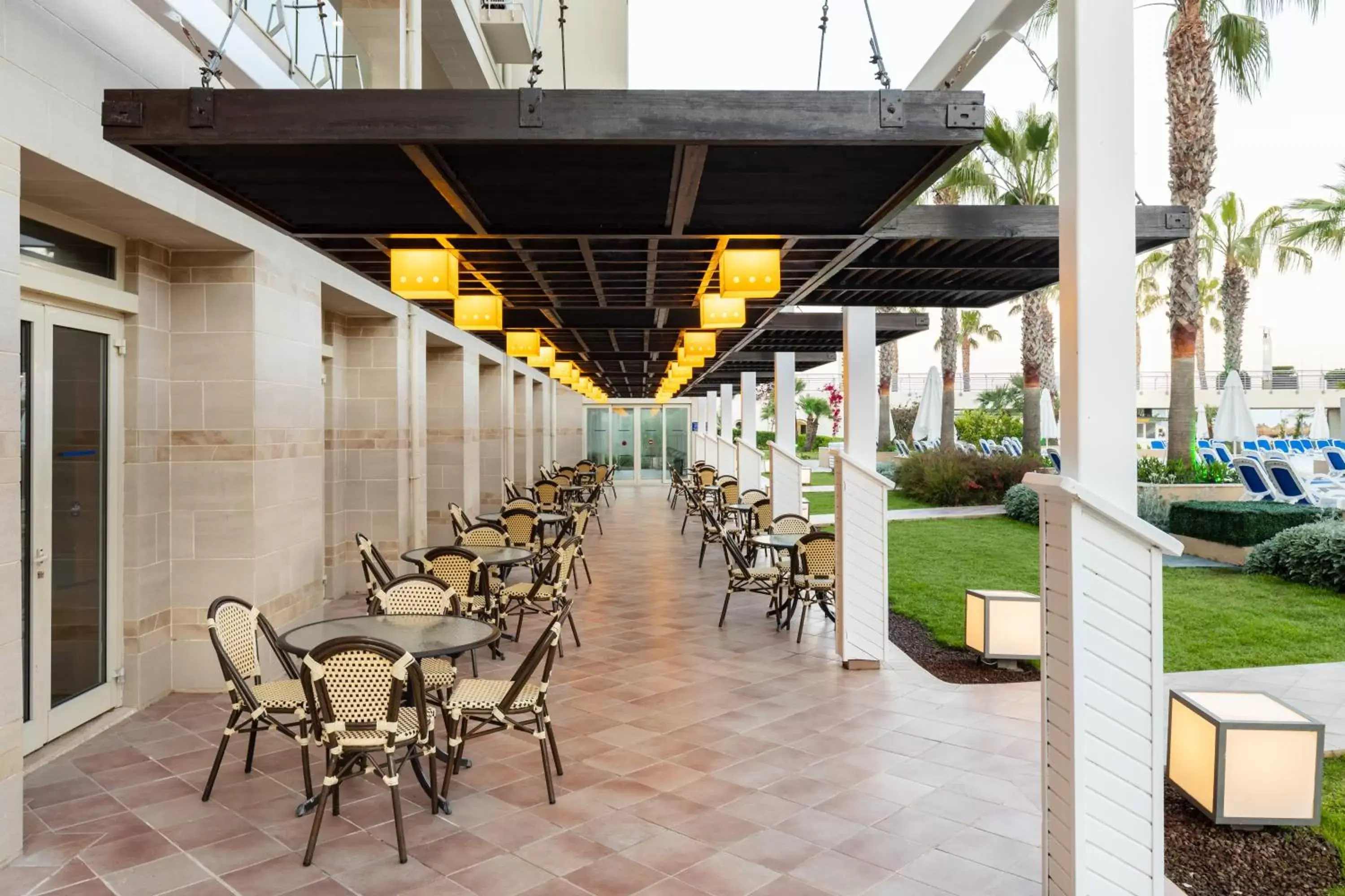 Restaurant/places to eat in La Blanche Resort & Spa Restaurant/places to eat in La Blanche Resort & Spa