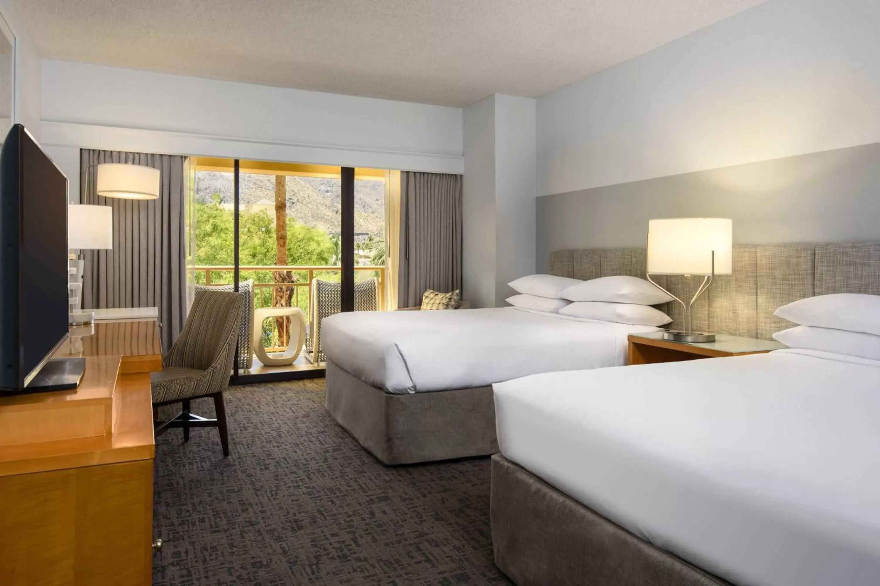 Swimming pool, Bed in Renaissance Palm Springs Hotel