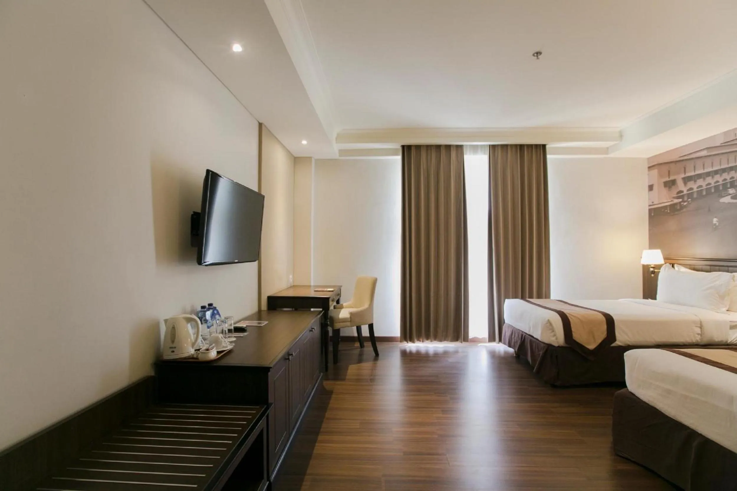 Photo of the whole room, Bed in Varna Culture Hotel Soerabaia