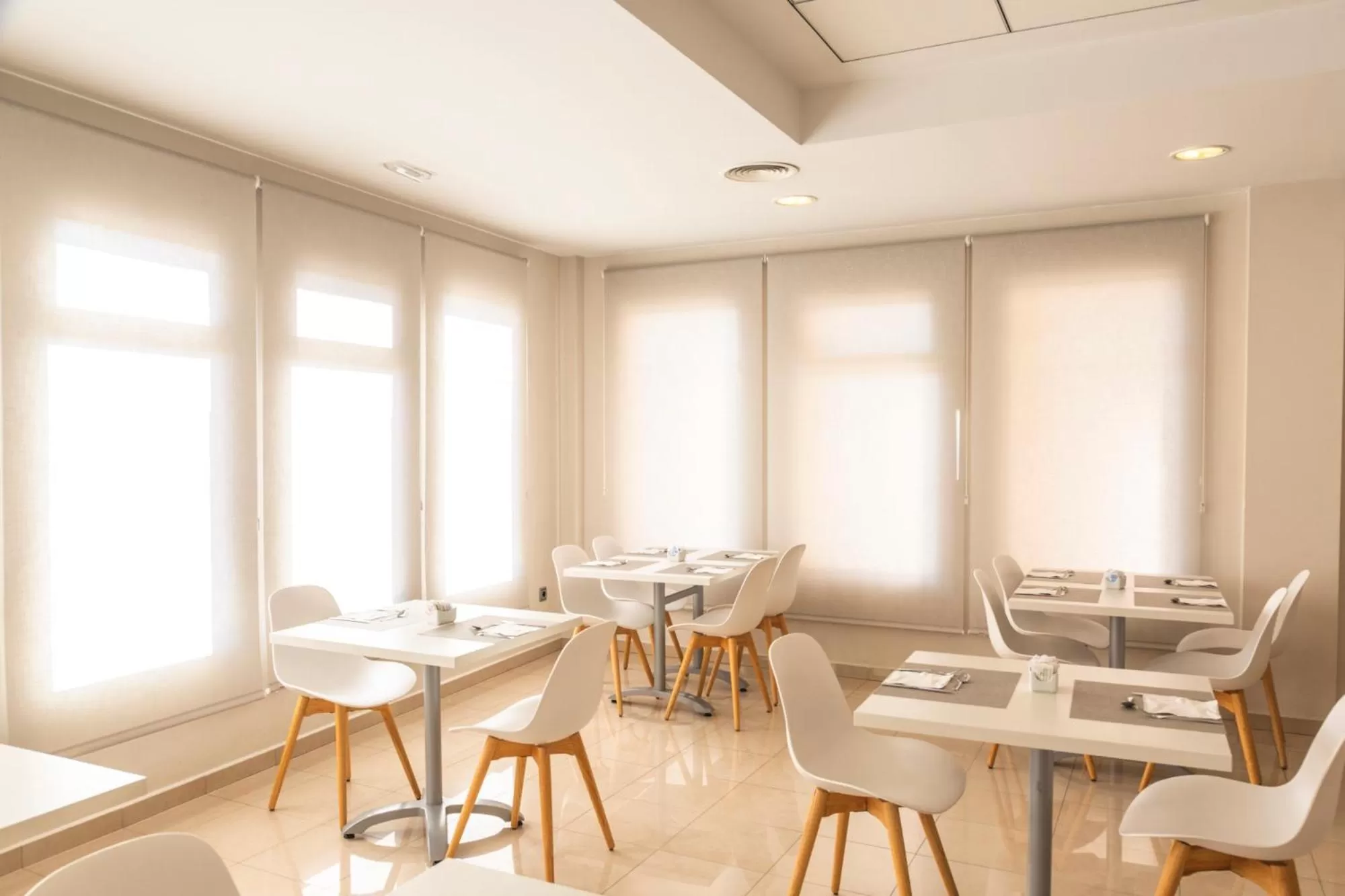 Restaurant/places to eat in Hotel Cristina