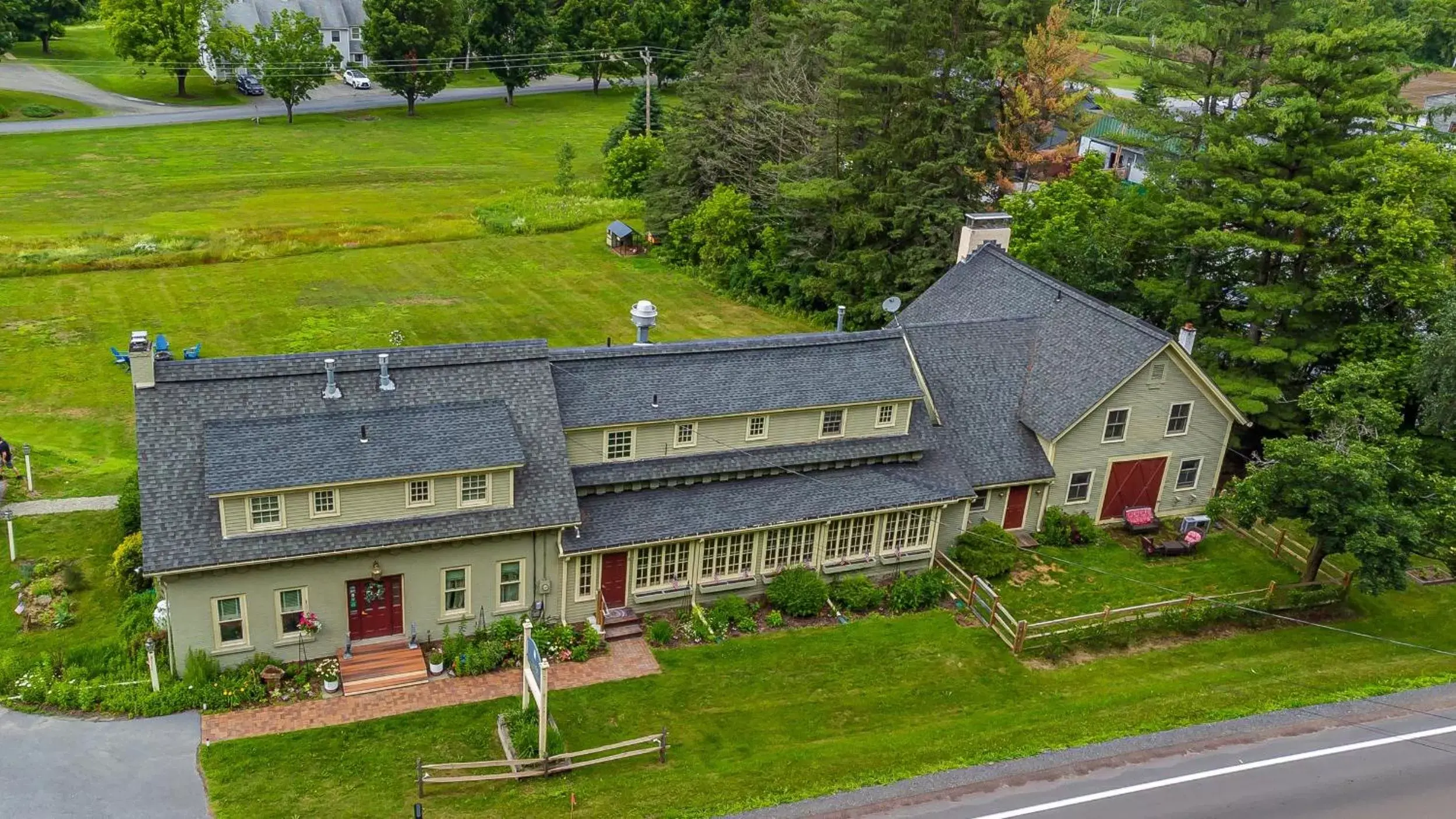 Property building, Bird's-eye View in Brass Lantern Inn