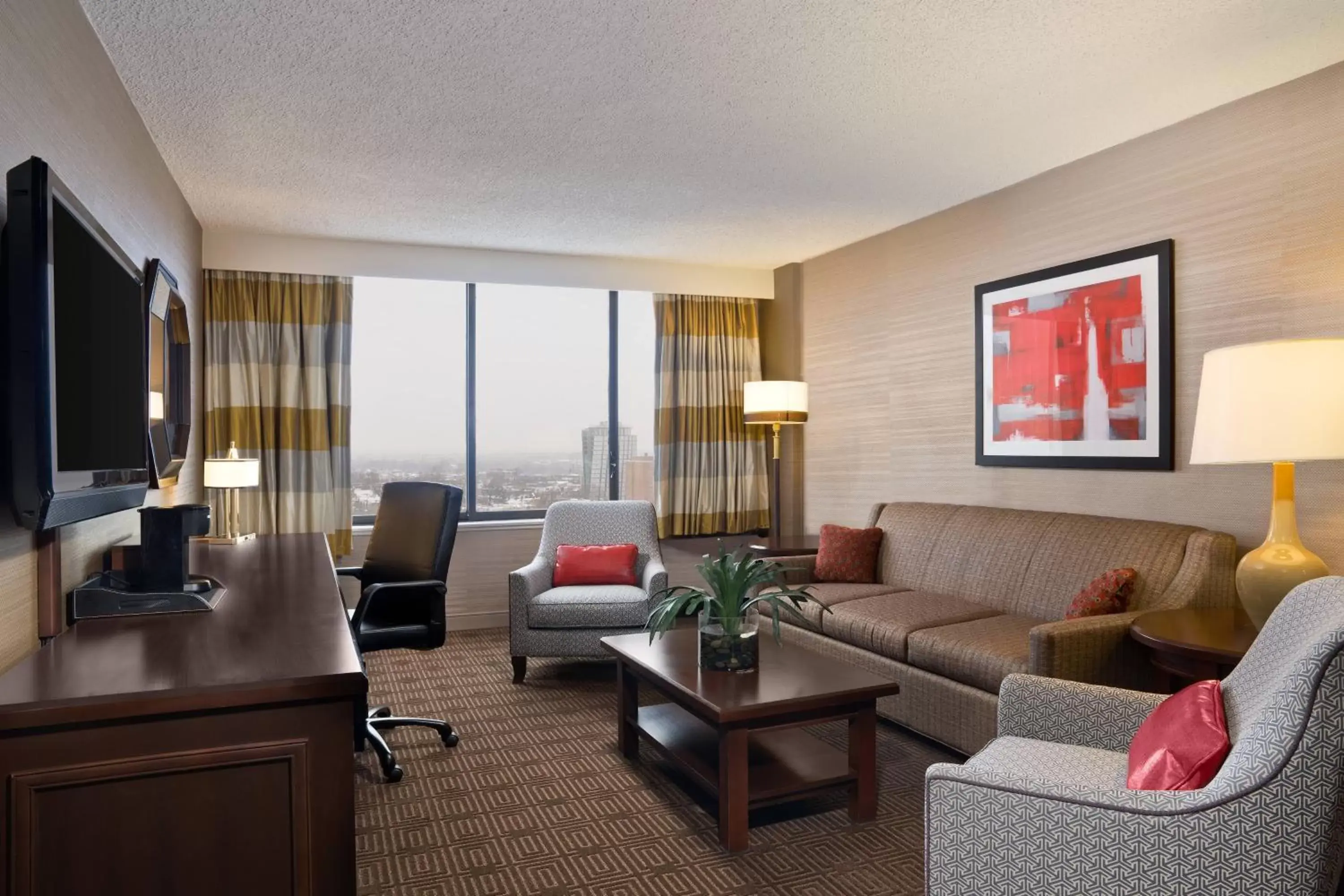 Living room, Seating Area in Sheraton Philadelphia University City Hotel