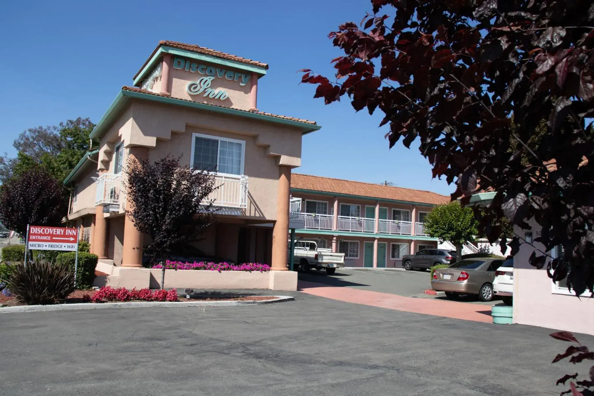 Property Building in Discovery Inn