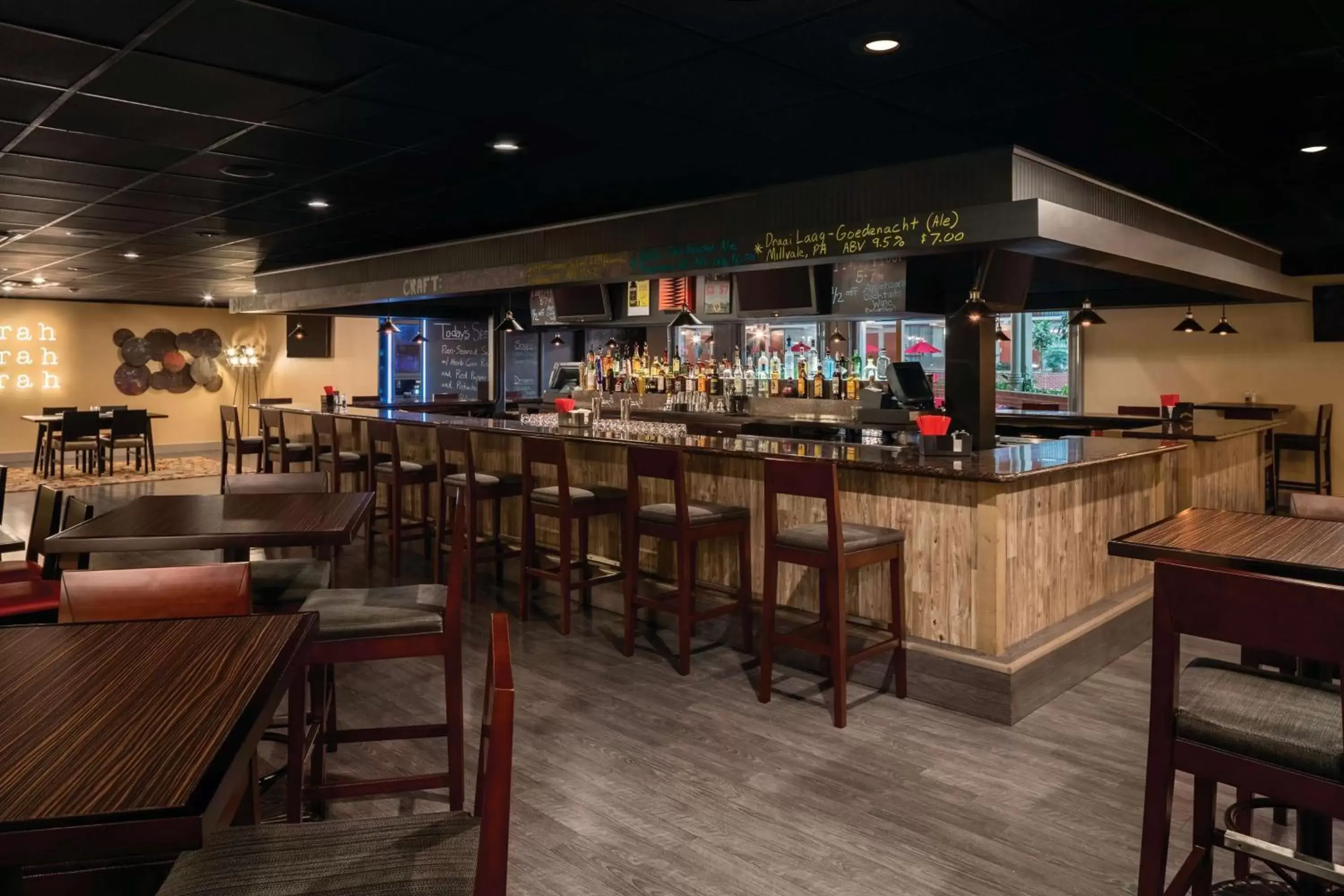 Lounge or bar, Lounge/Bar in Ramada by Wyndham Indiana