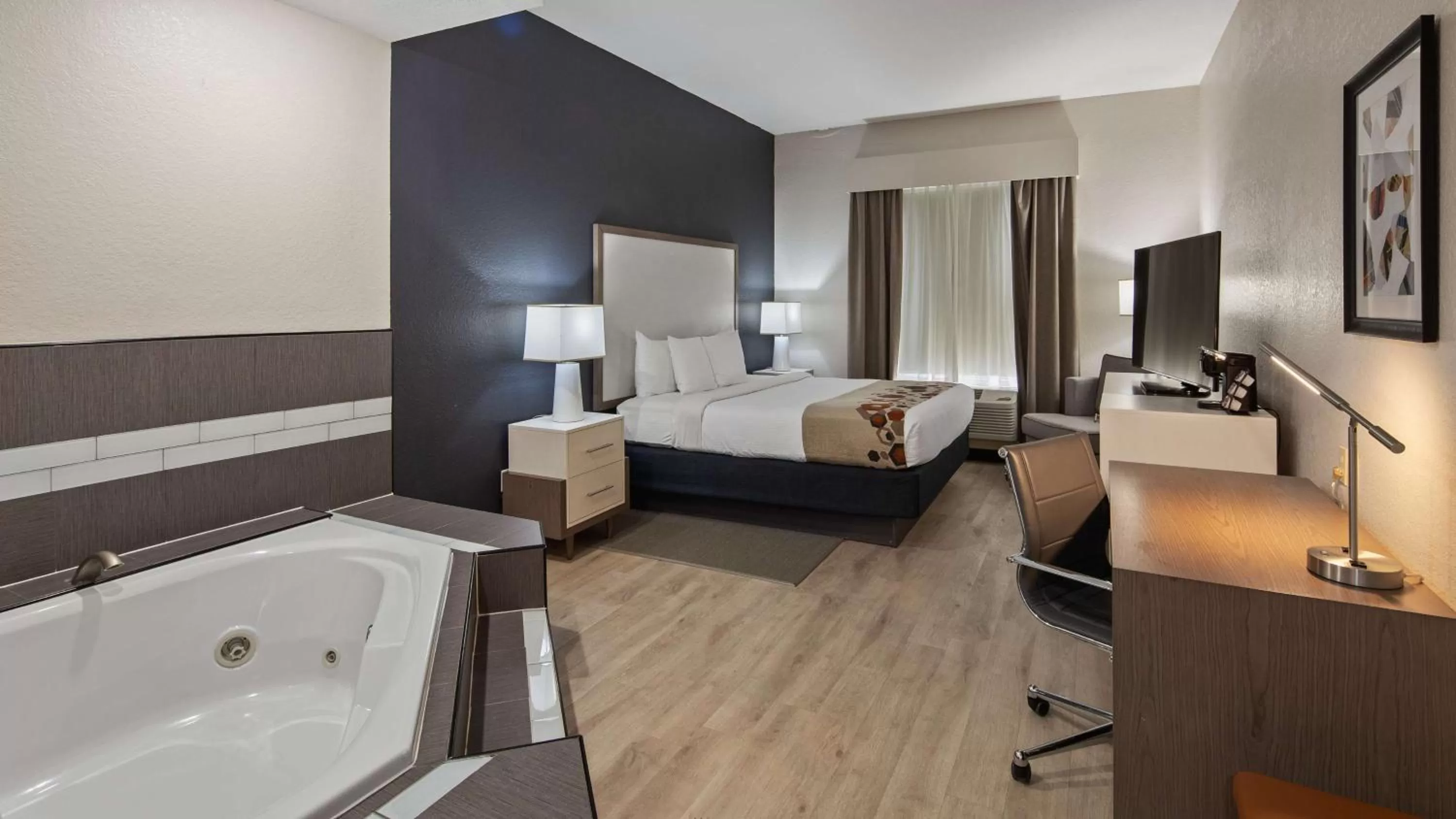 Photo of the whole room, Bed in Best Western Heritage Inn and Suites