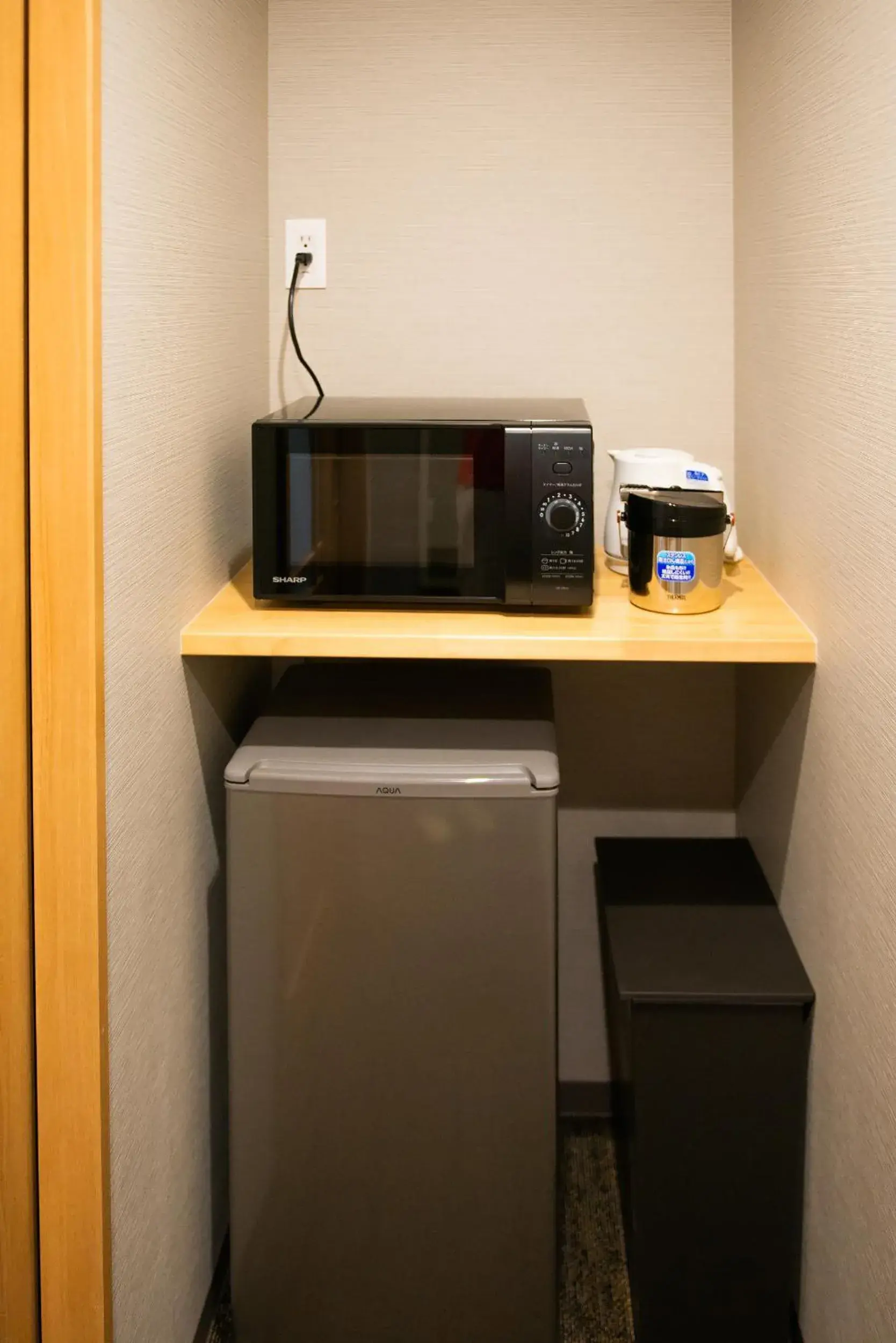 minibar, Kitchen/Kitchenette in Hotel Celeste Shizuoka