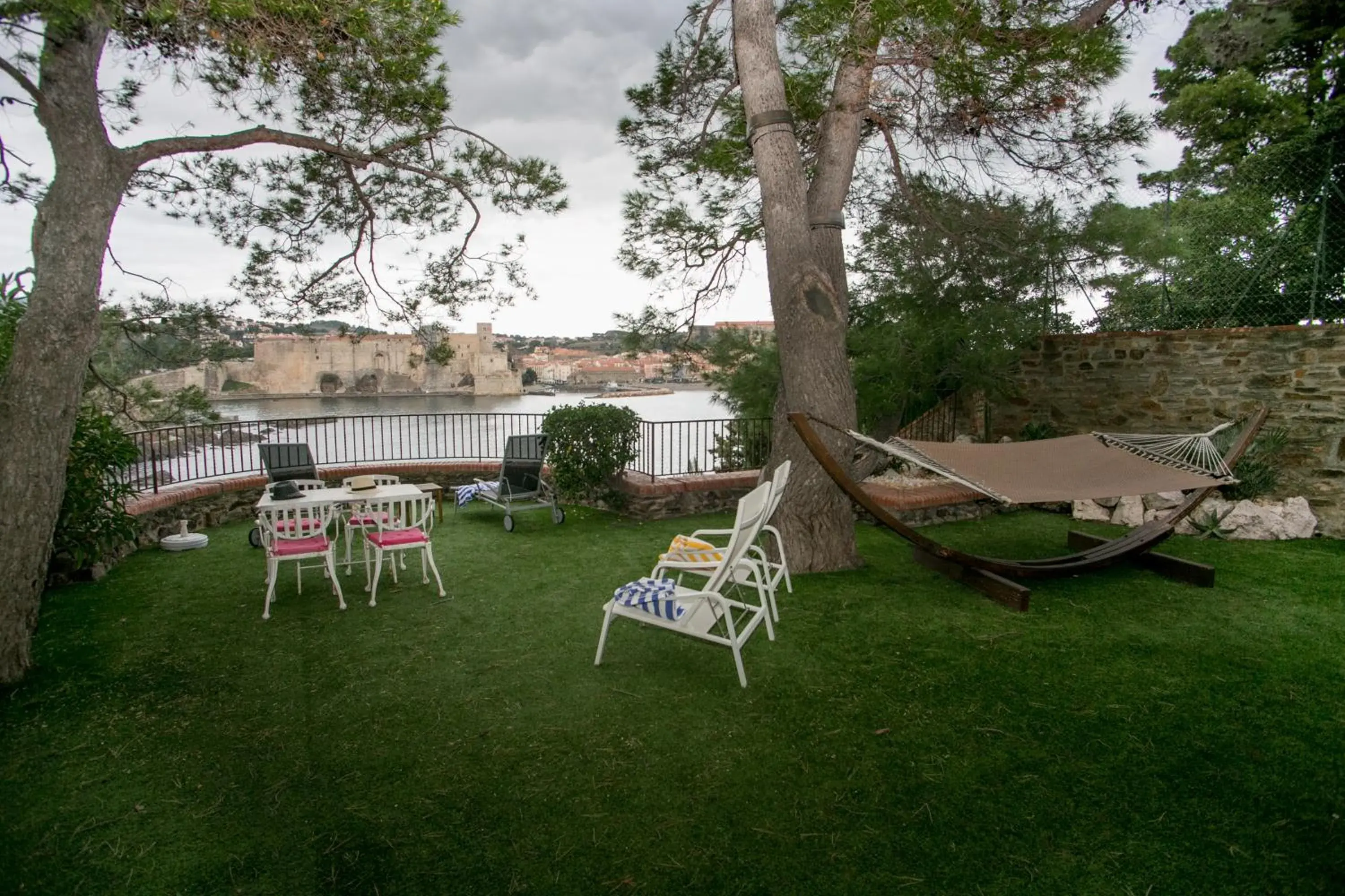 Garden in Le Relais Des Trois Mas