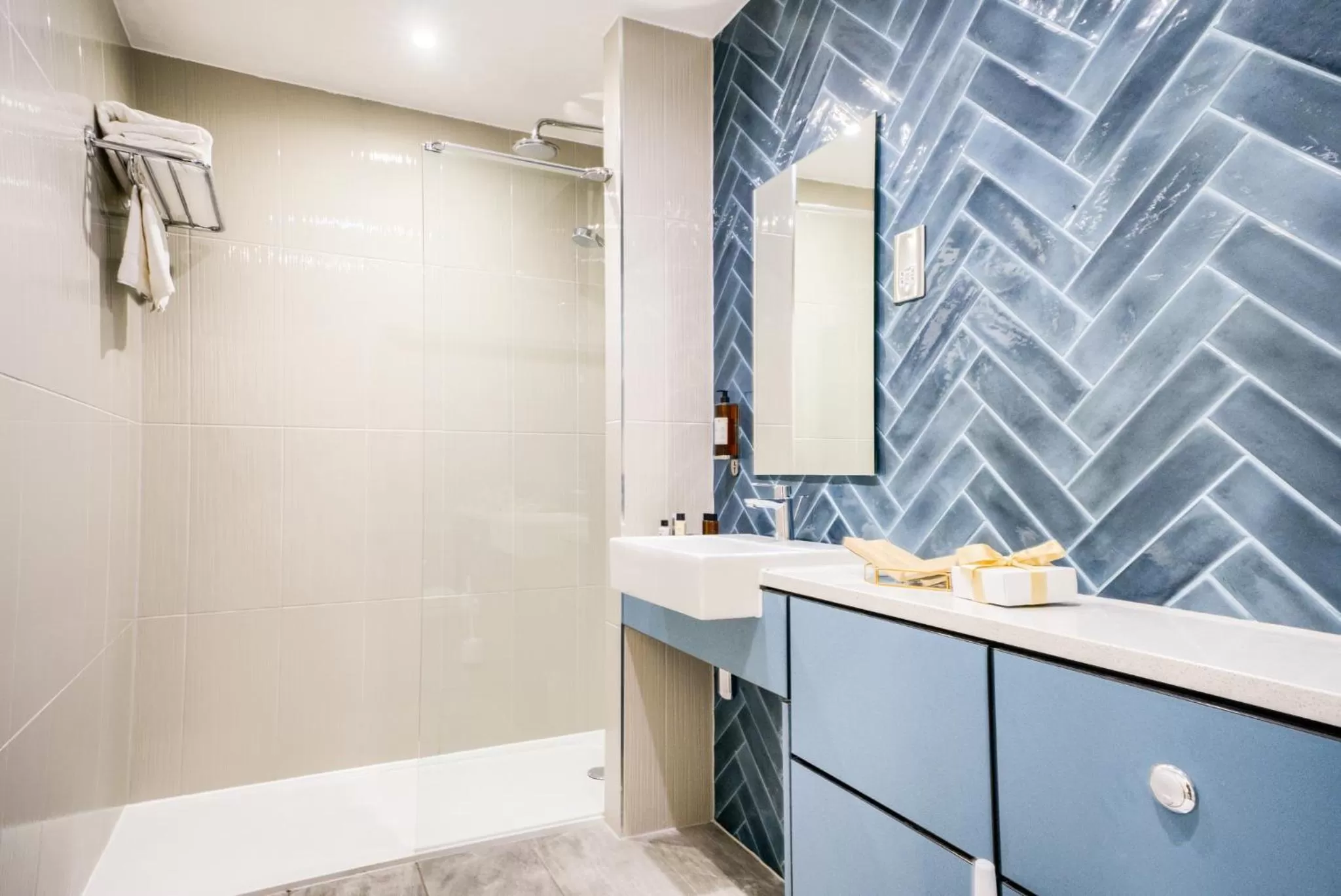 Bathroom in Villare Leicester City Centre hotel