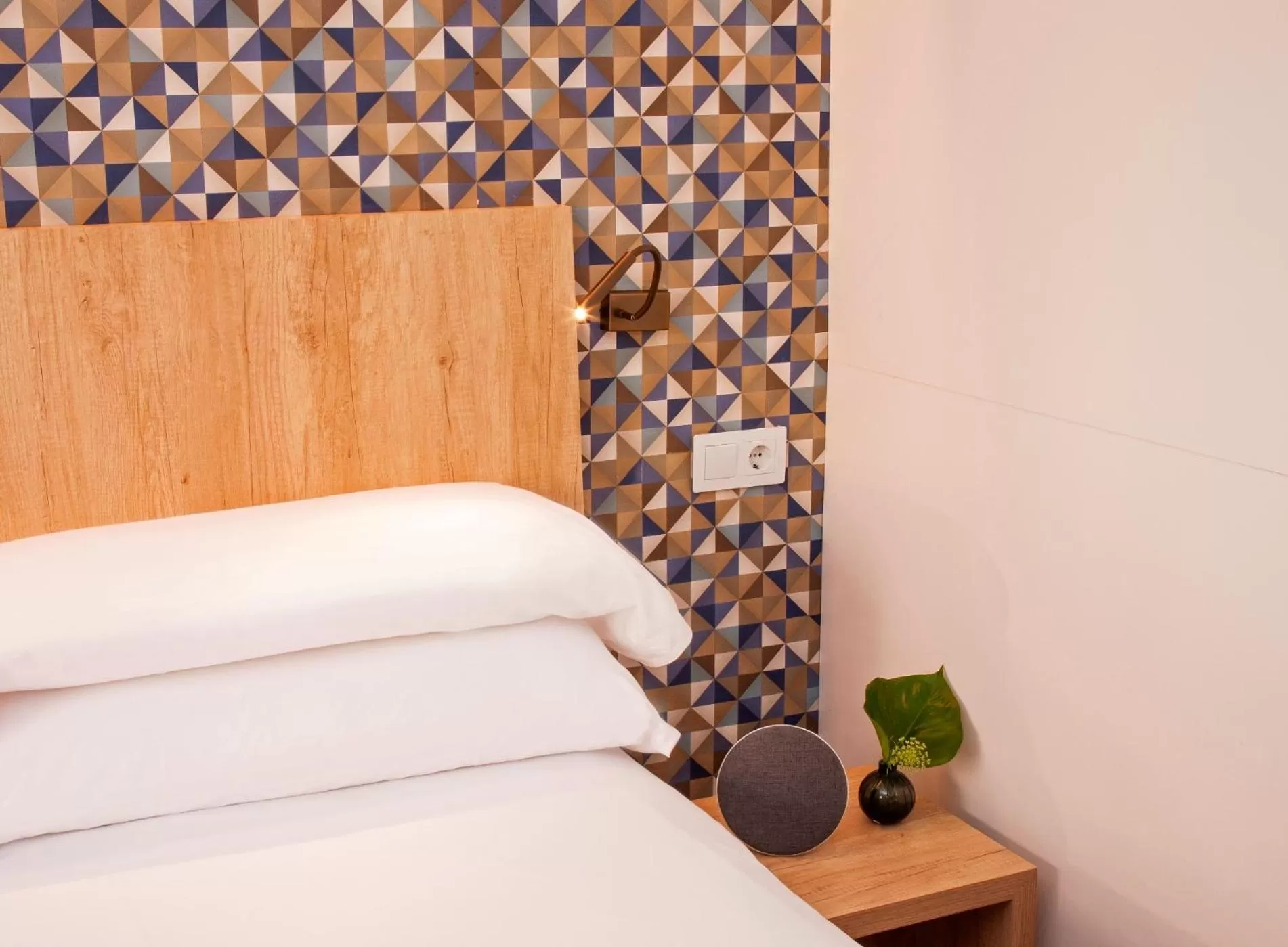 Decorative detail, Bed in Chic & Basic Velvet