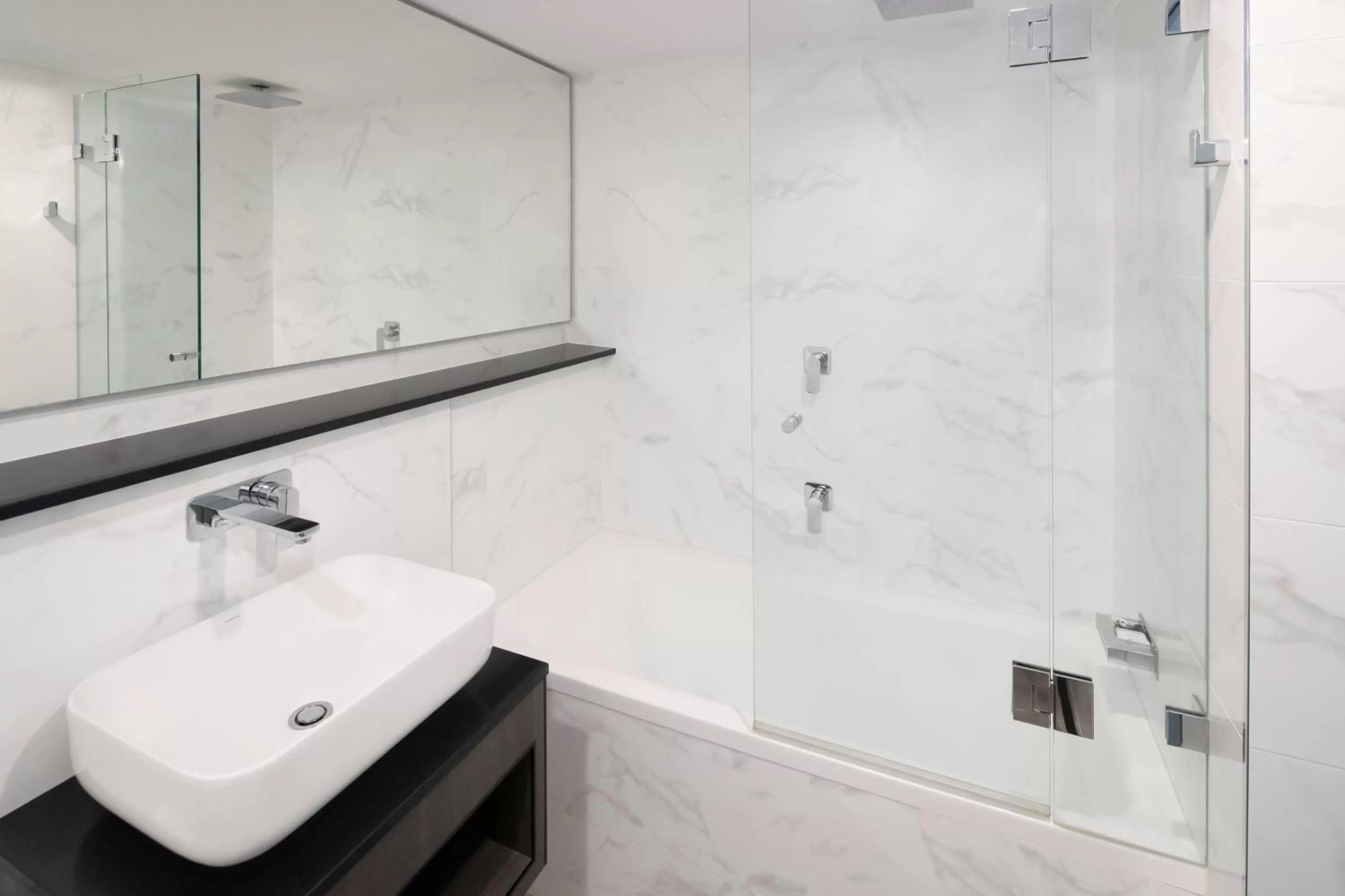 Bathroom in Mercure Sydney