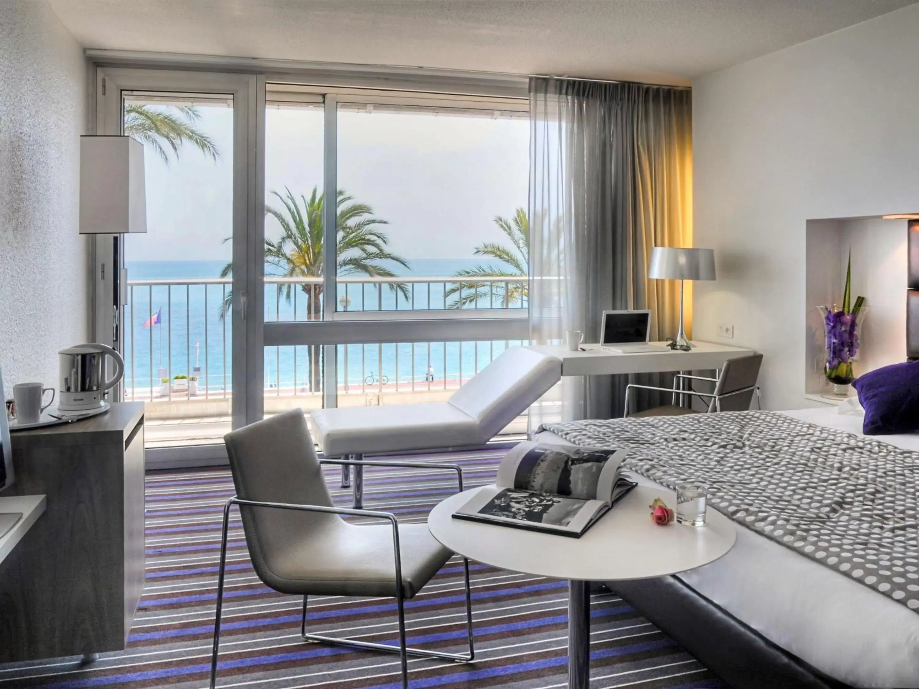 Privilege Double Room Sea Front in Mercure Nice Promenade Des Anglais
