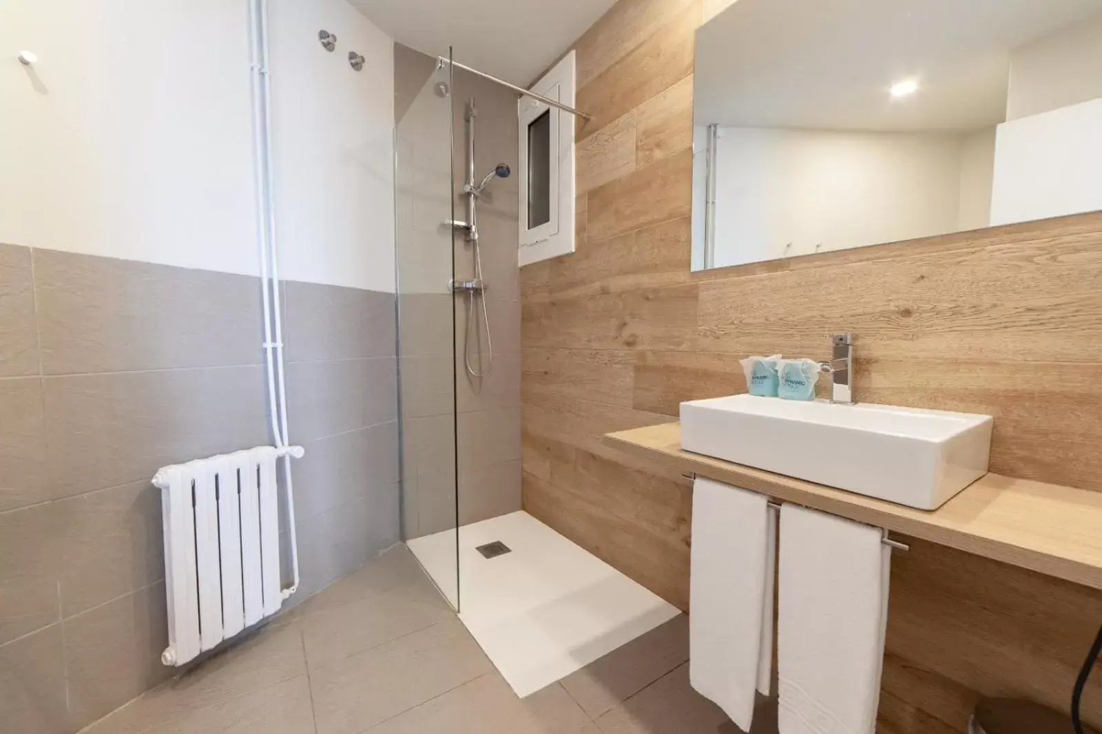 Bathroom in Dynamic Hotels Caldetes Barcelona