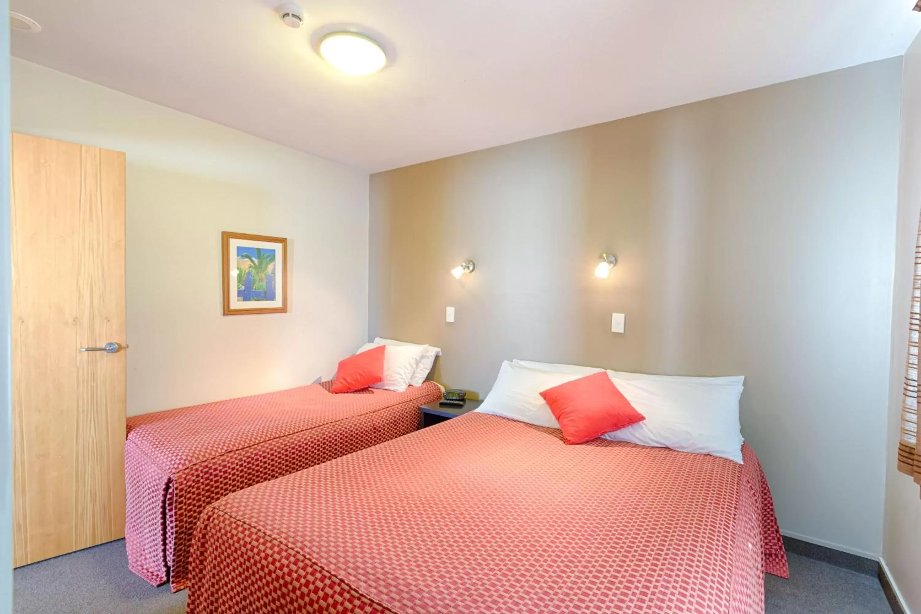 Photo of the whole room, Bed in Bella Vista Motel Rotorua