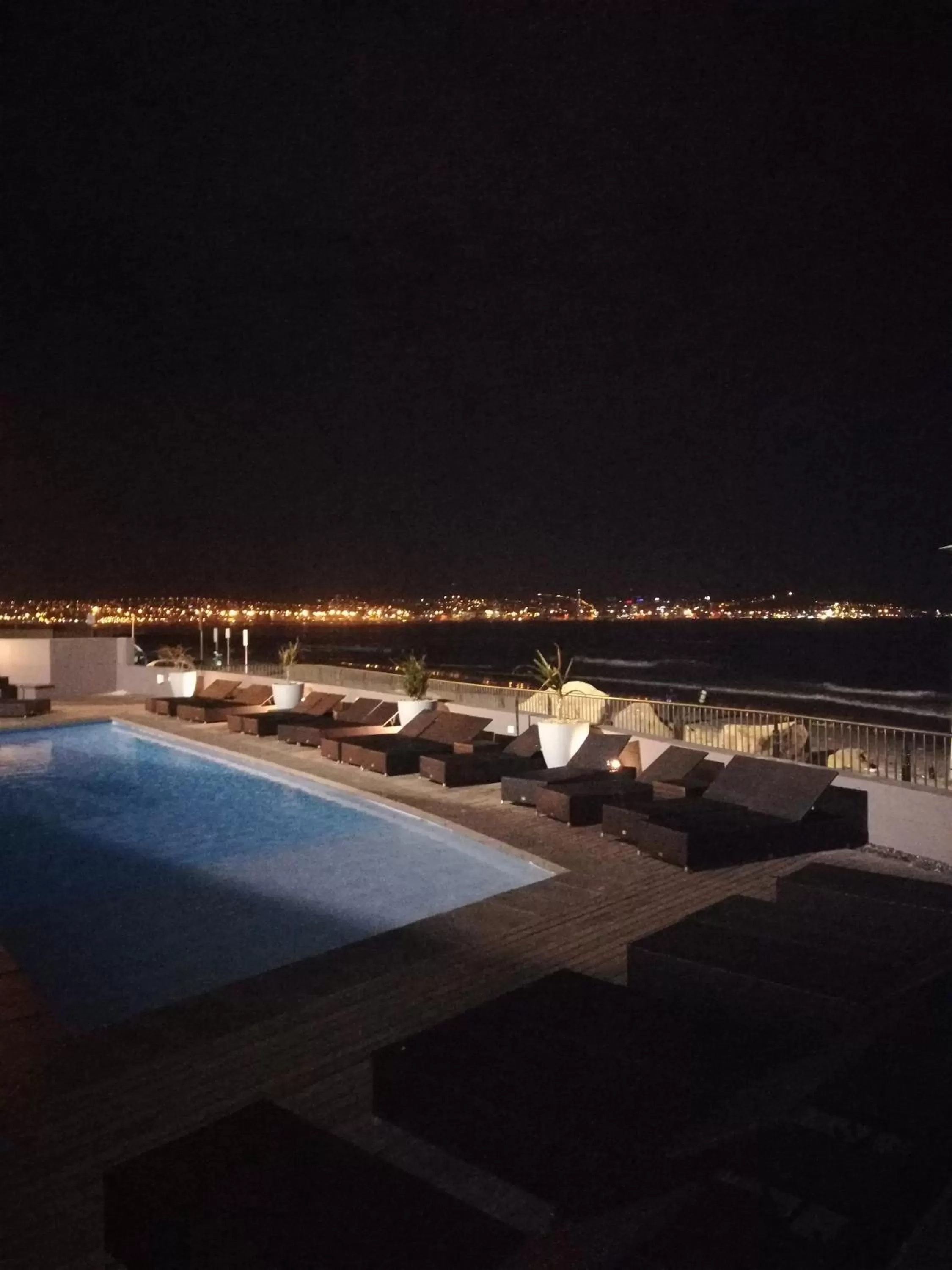Property building, Swimming Pool in A310 Lagoon Beach Apartment & Spa