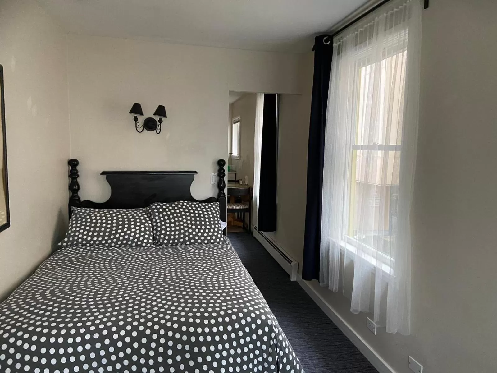 Small Double Suite in Douglas Guest House