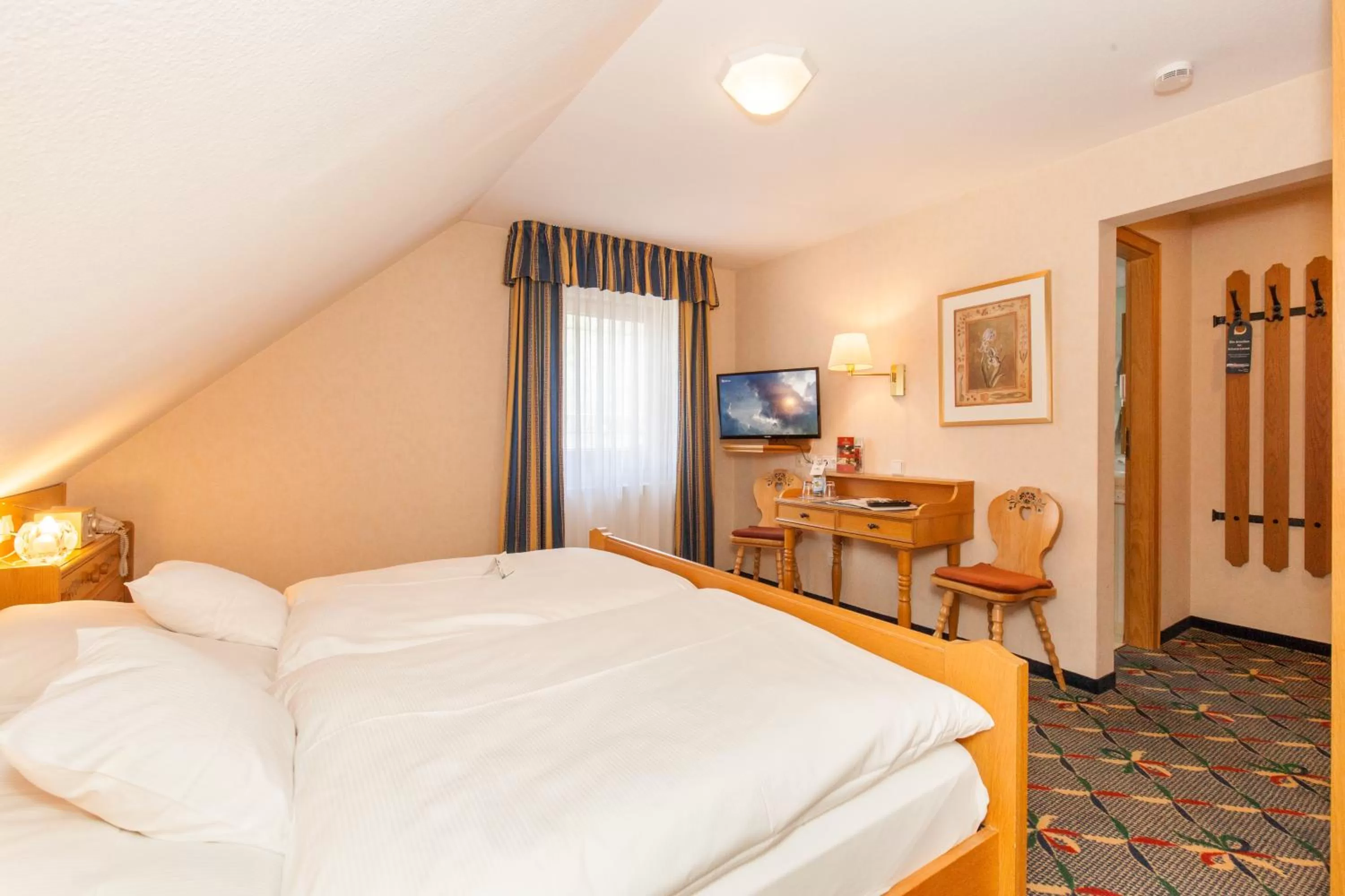 Photo of the whole room, Bed in Landgasthof Hotel Hirsch