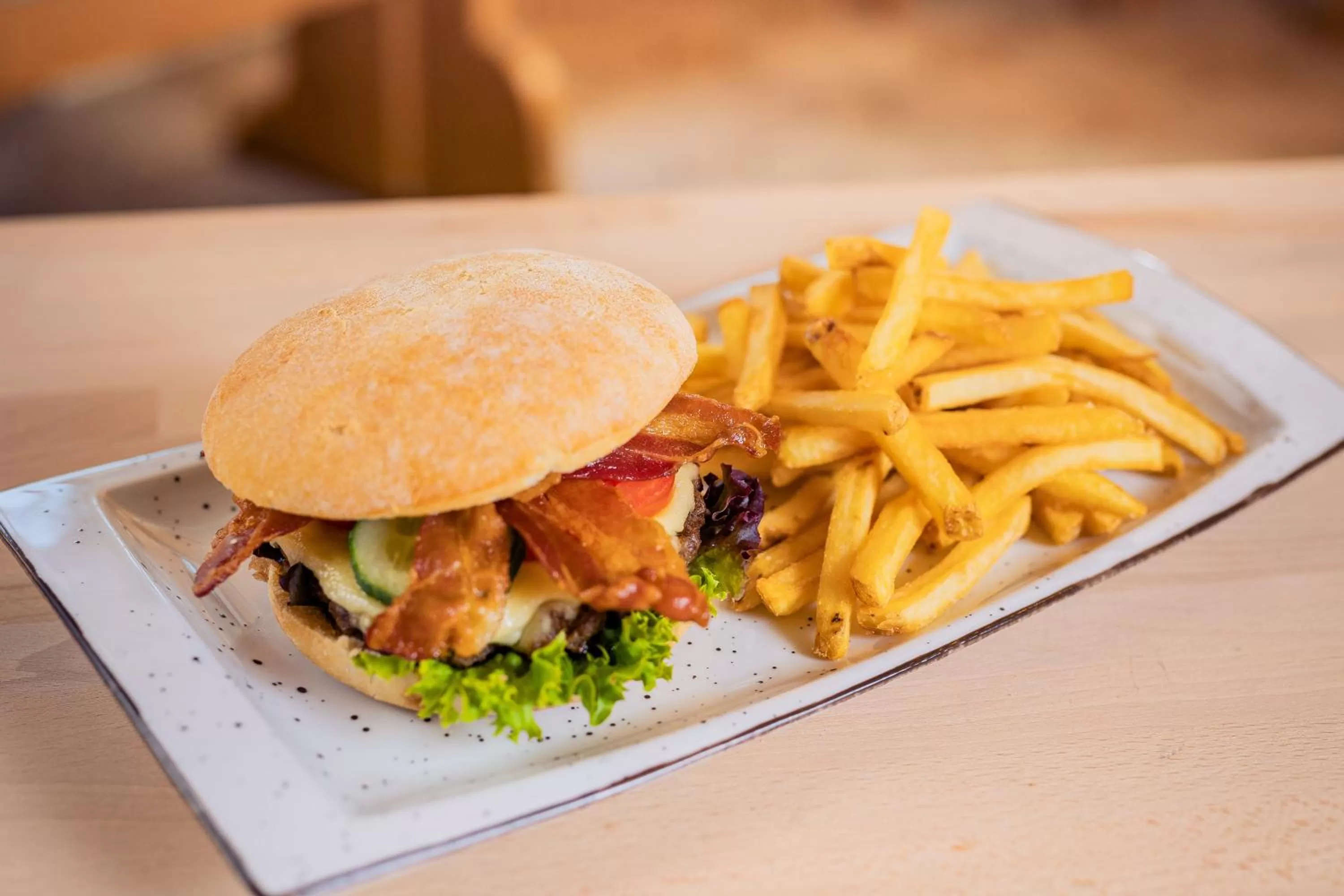 Restaurant/places to eat in Hotel & Restaurant Becher