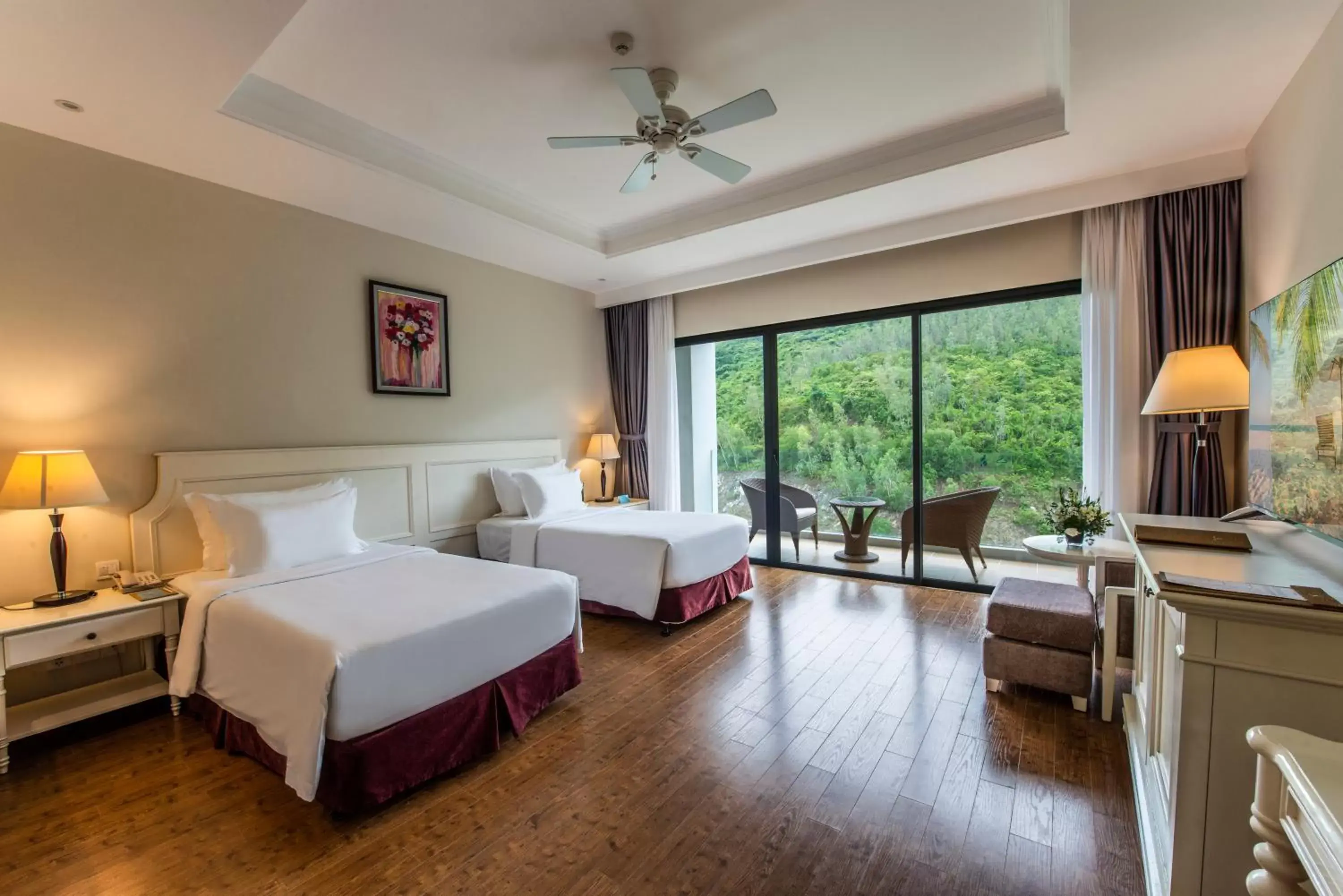Deluxe Twin Bed in Vinpearl Resort & Spa Nha Trang Bay Deluxe Twin Bed in Vinpearl Resort & Spa Nha Trang Bay