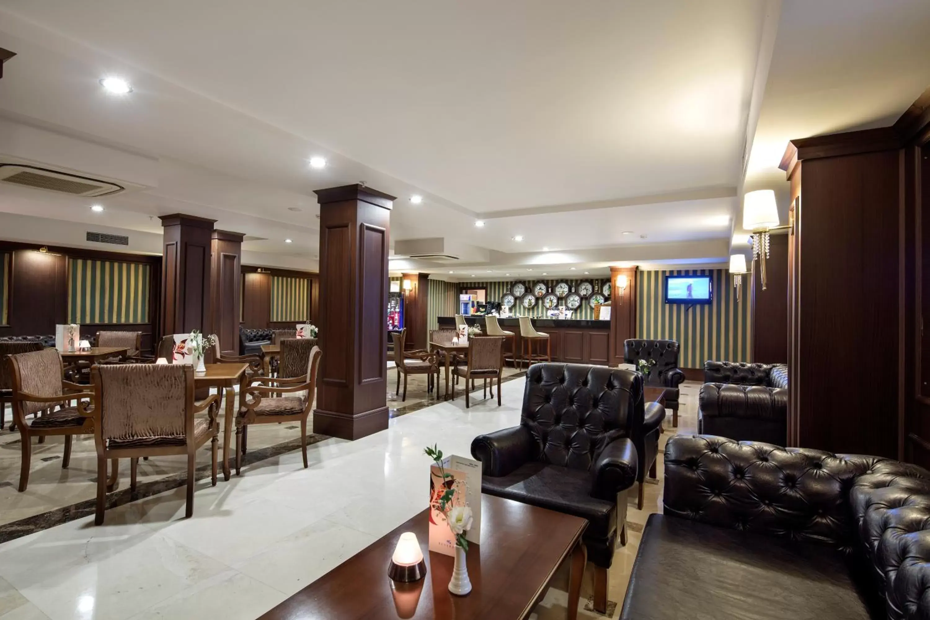 Lounge or bar in Crystal Tat Beach Golf Resort & Spa - Ultimate All Inclusive Lounge or bar in Crystal Tat Beach Golf Resort & Spa - Ultimate All Inclusive